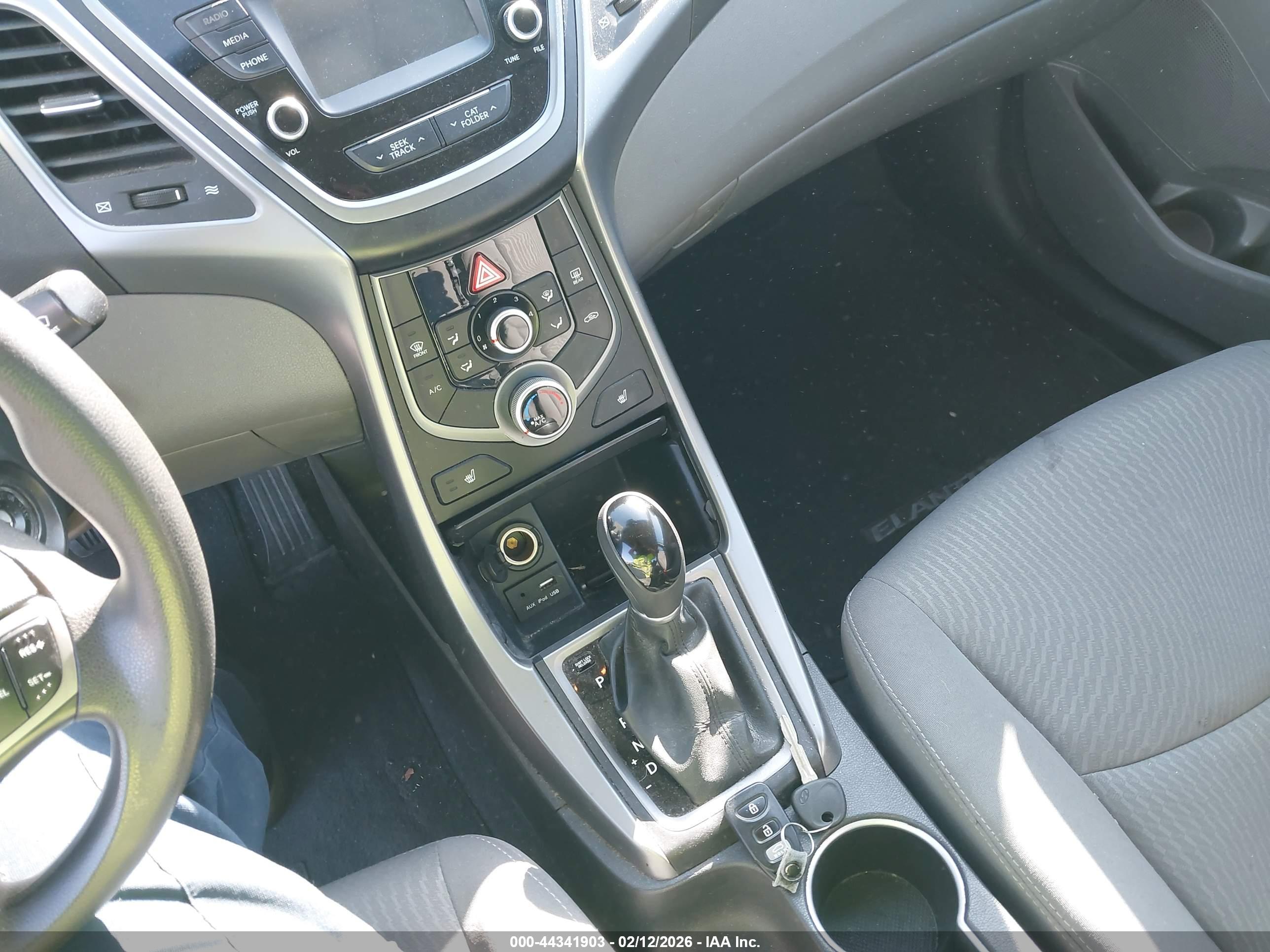 HYUNDAI ELANTRA image 11