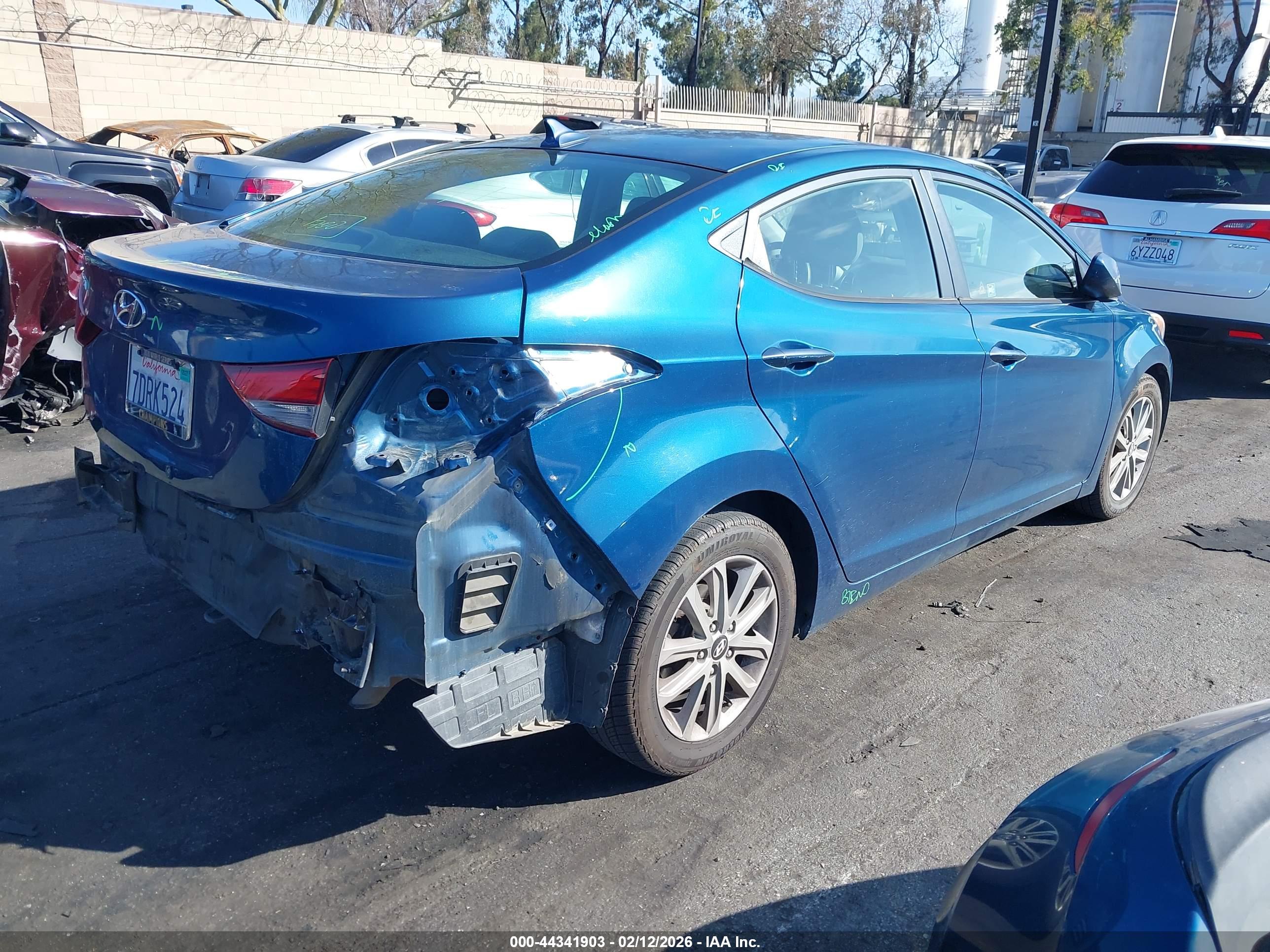 HYUNDAI ELANTRA image 4