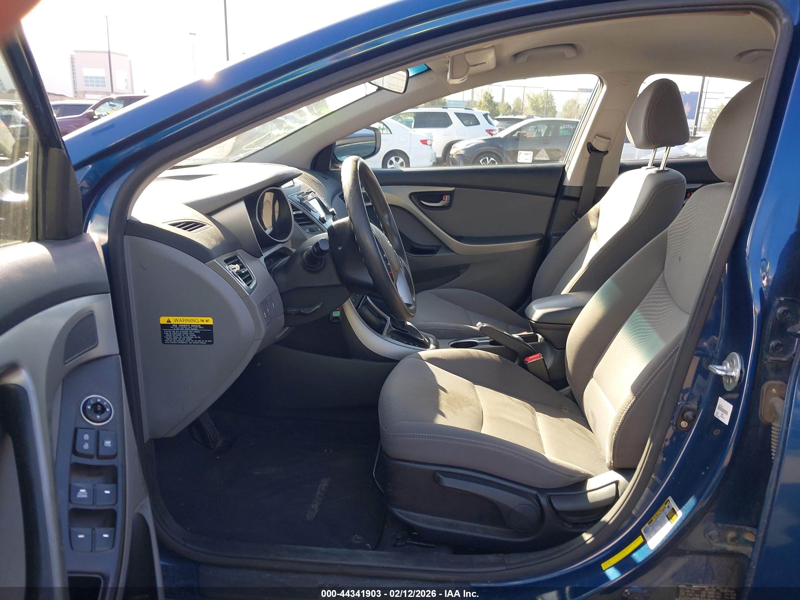 HYUNDAI ELANTRA image 5