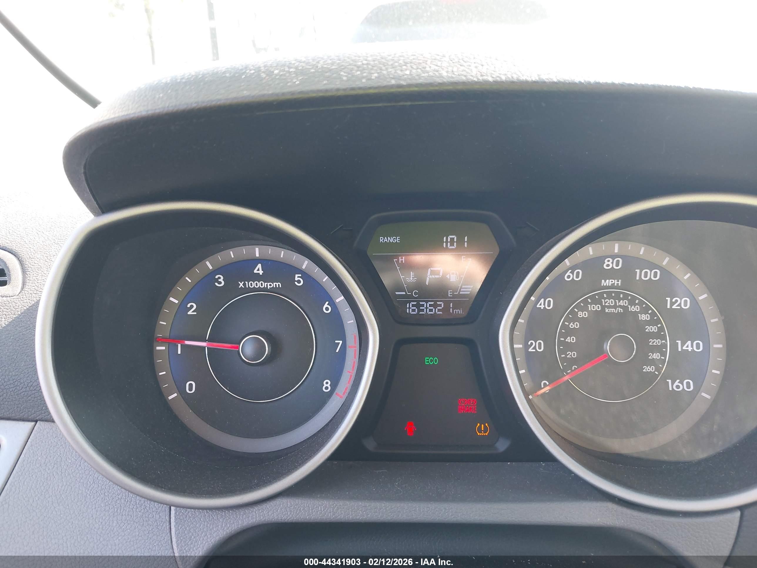 HYUNDAI ELANTRA image 7
