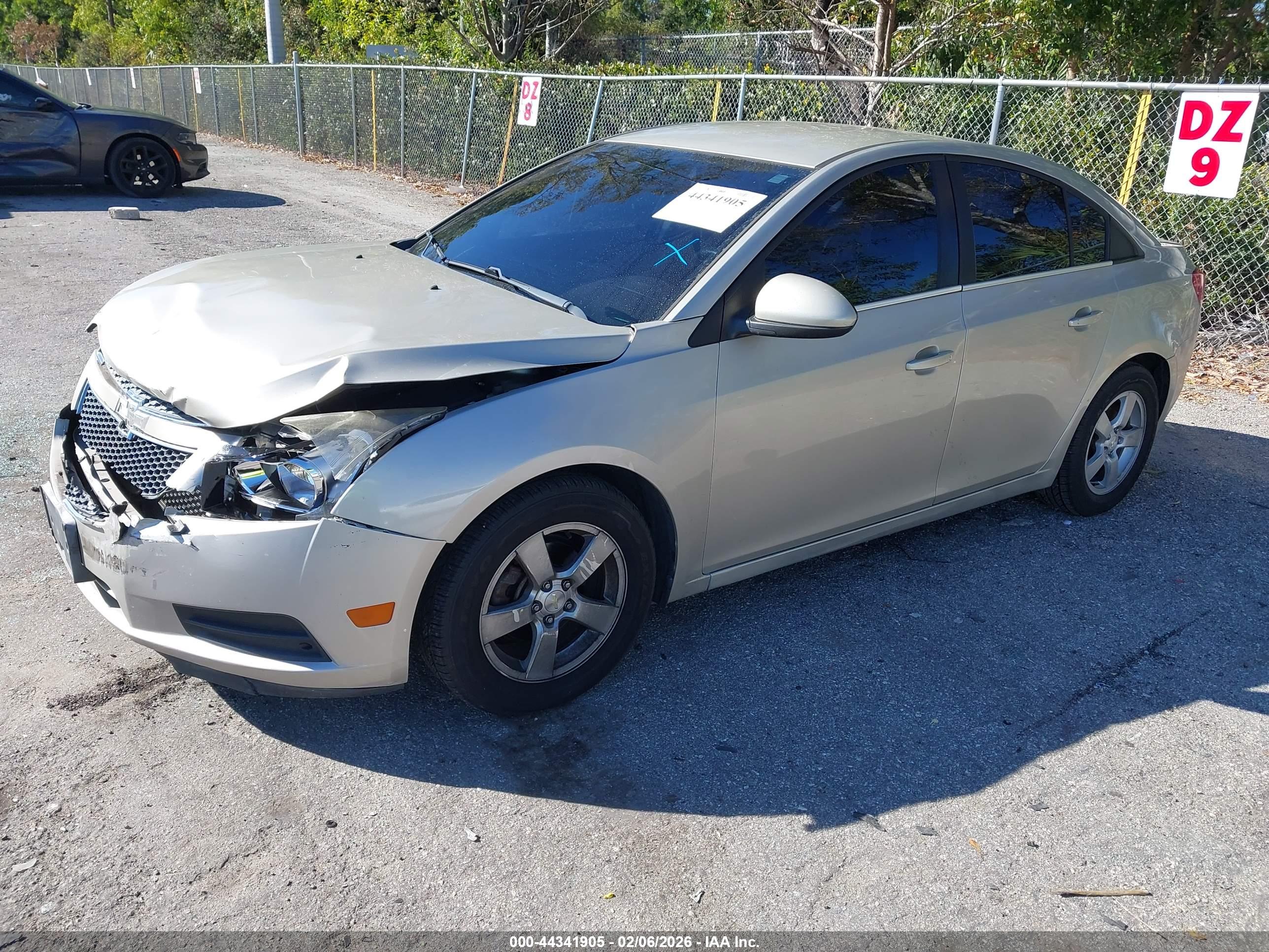 CHEVROLET CRUZE image 2