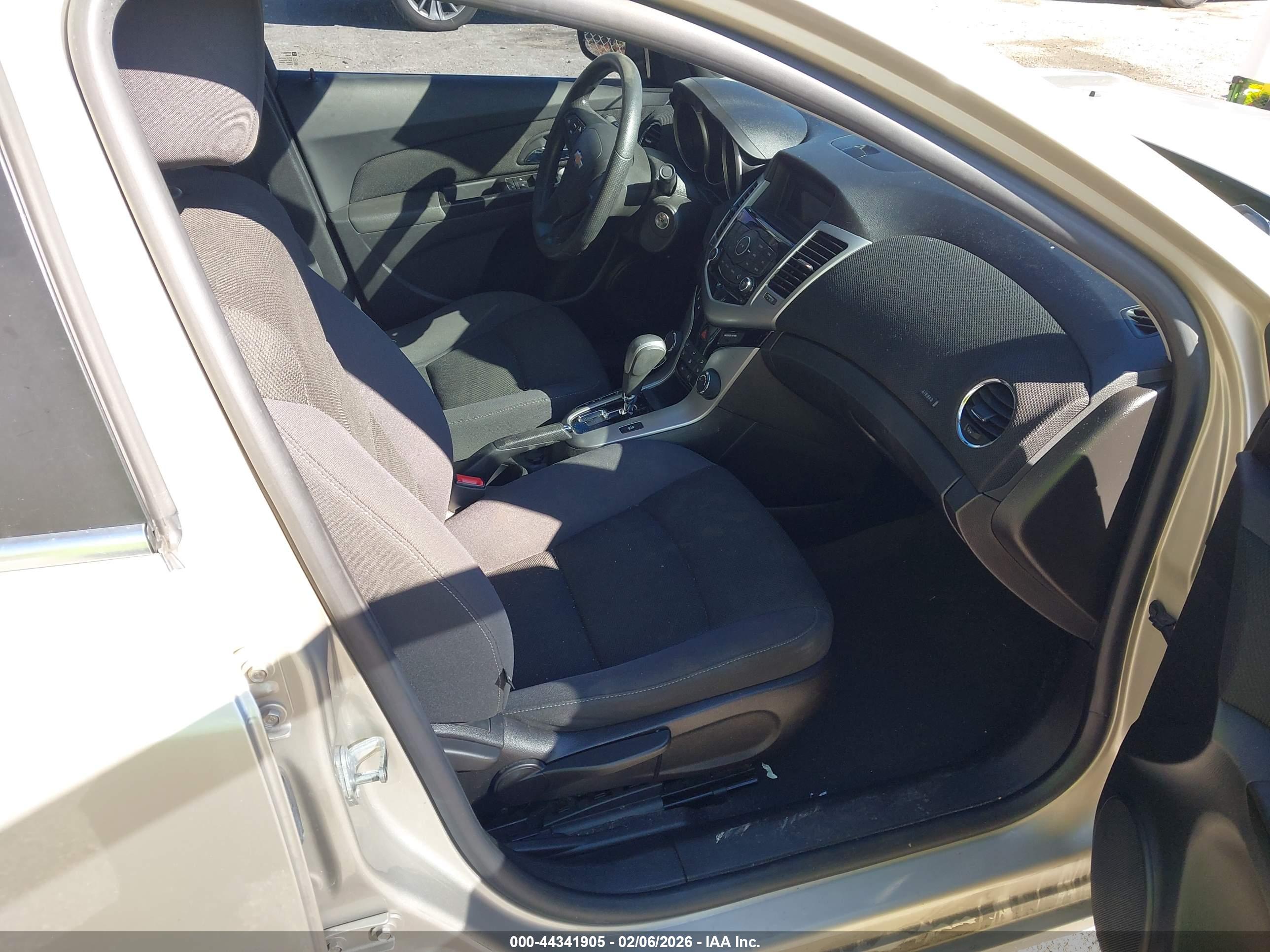 CHEVROLET CRUZE image 5