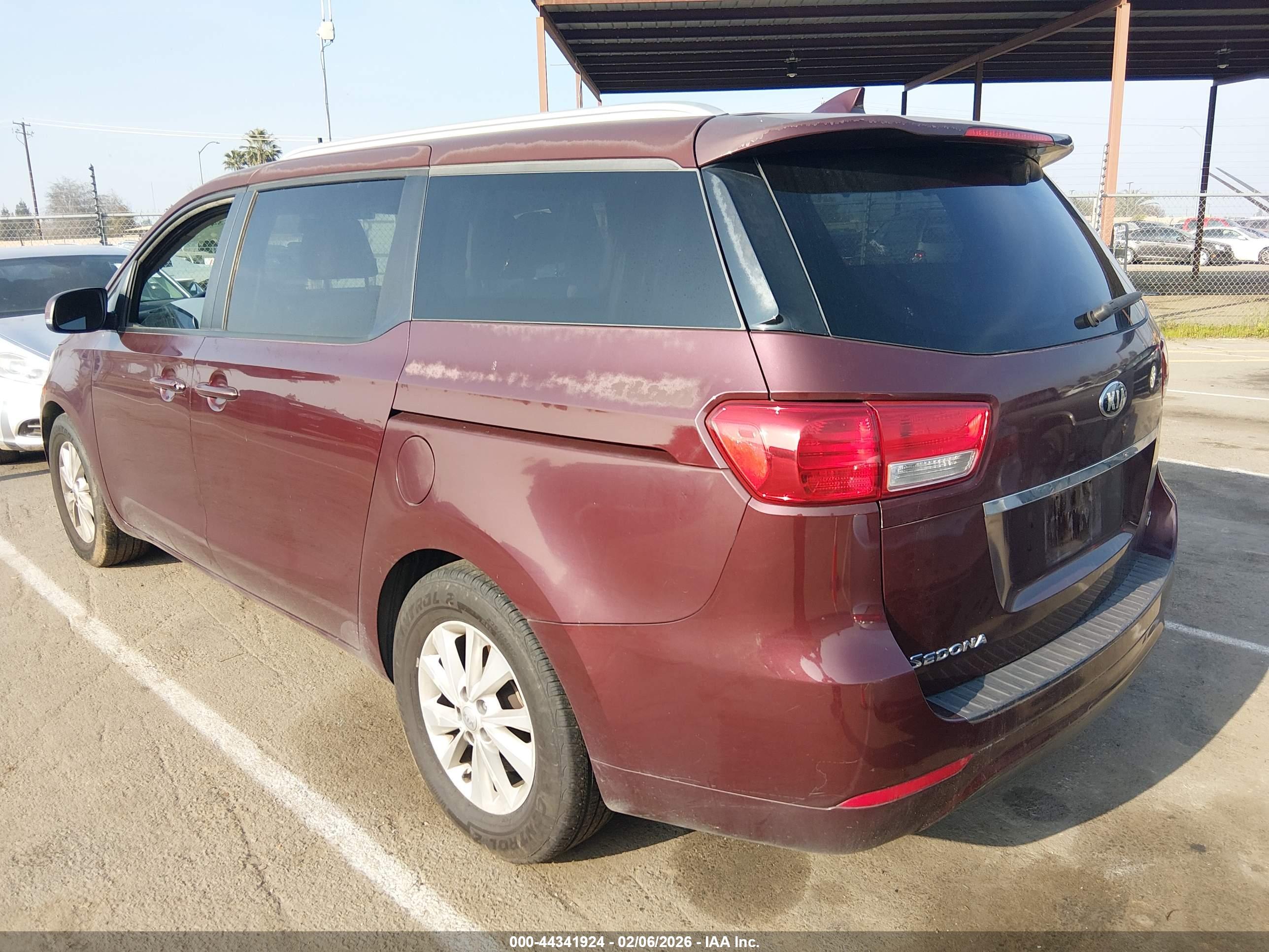 KIA SEDONA image 3