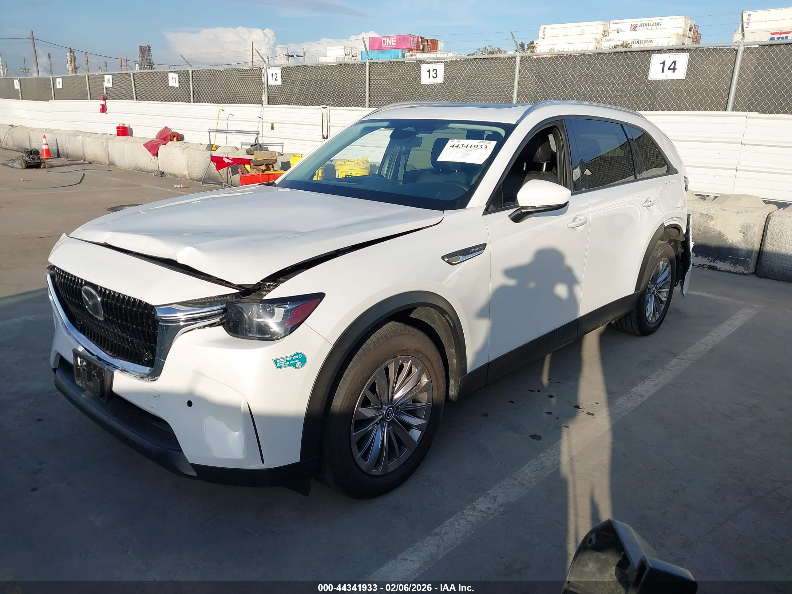 MAZDA CX-90 image 2
