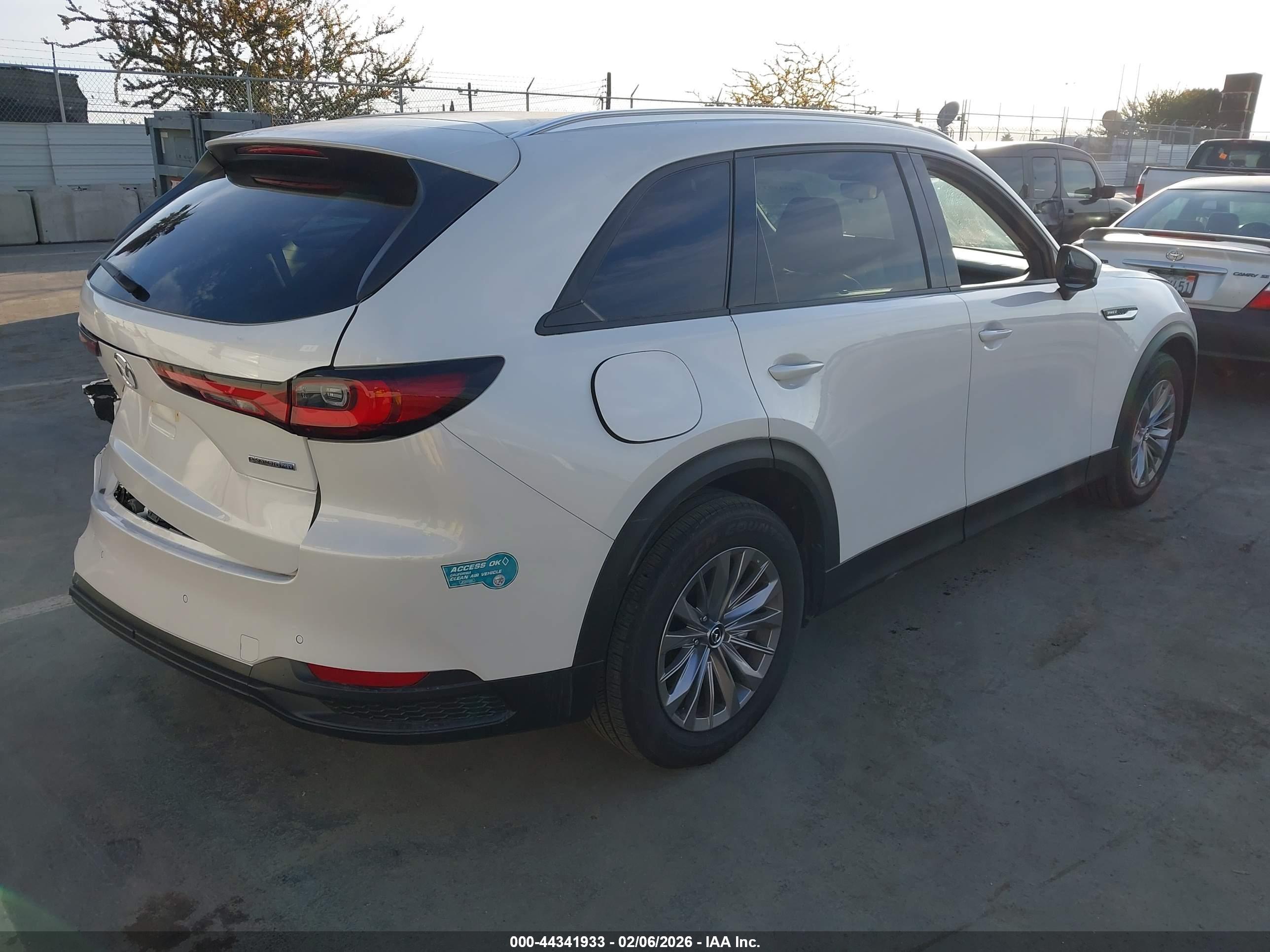 MAZDA CX-90 image 4