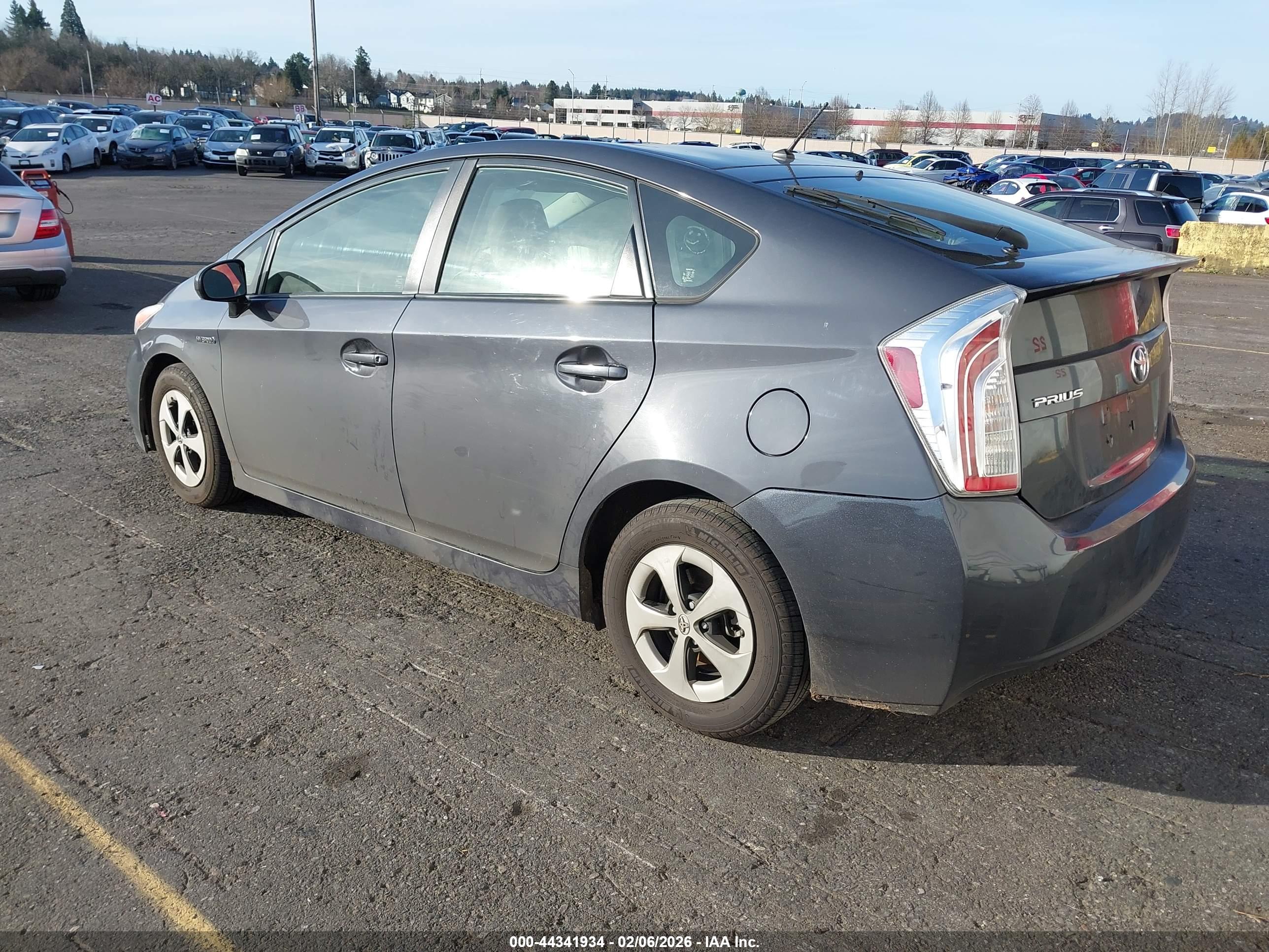 TOYOTA PRIUS image 3