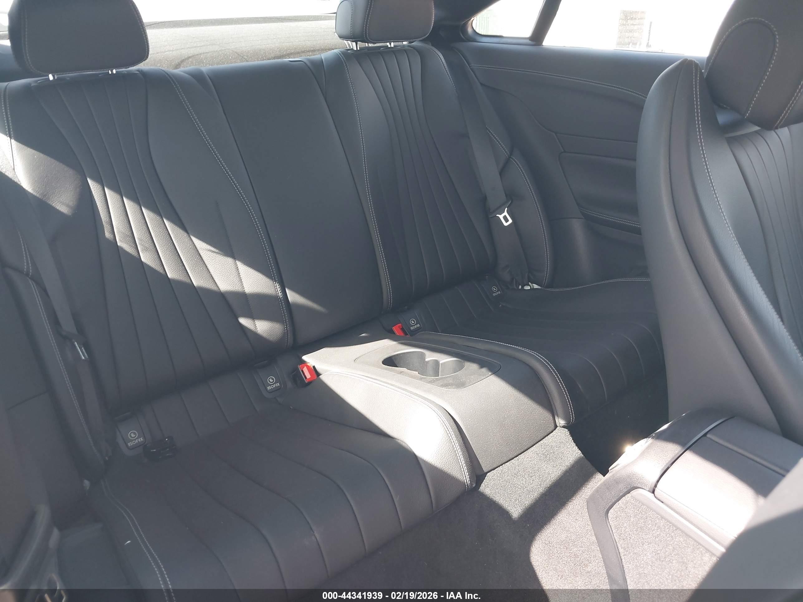 MERCEDES-BENZ E image 8