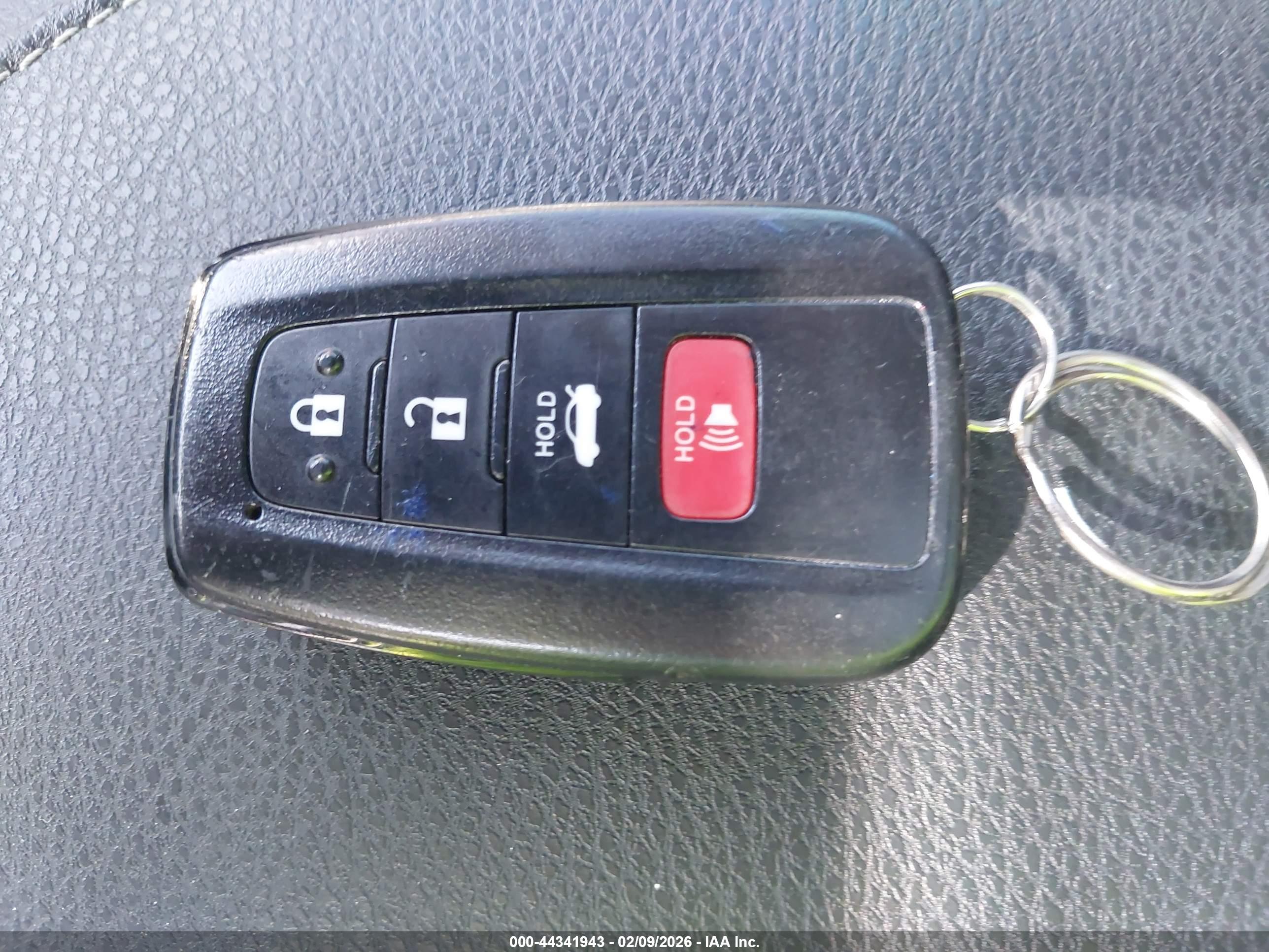 TOYOTA CAMRY image 11