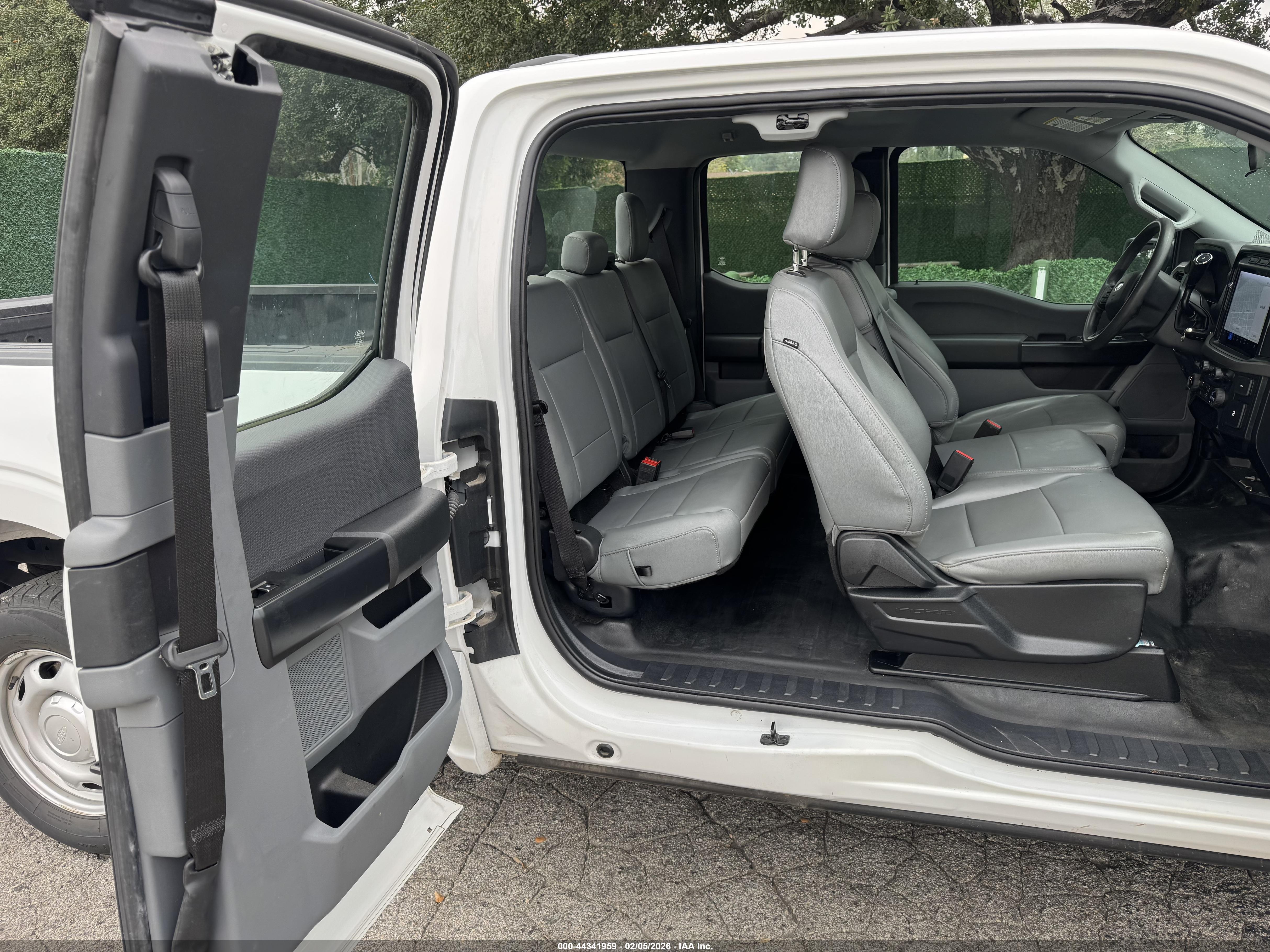 FORD F-150 image 8
