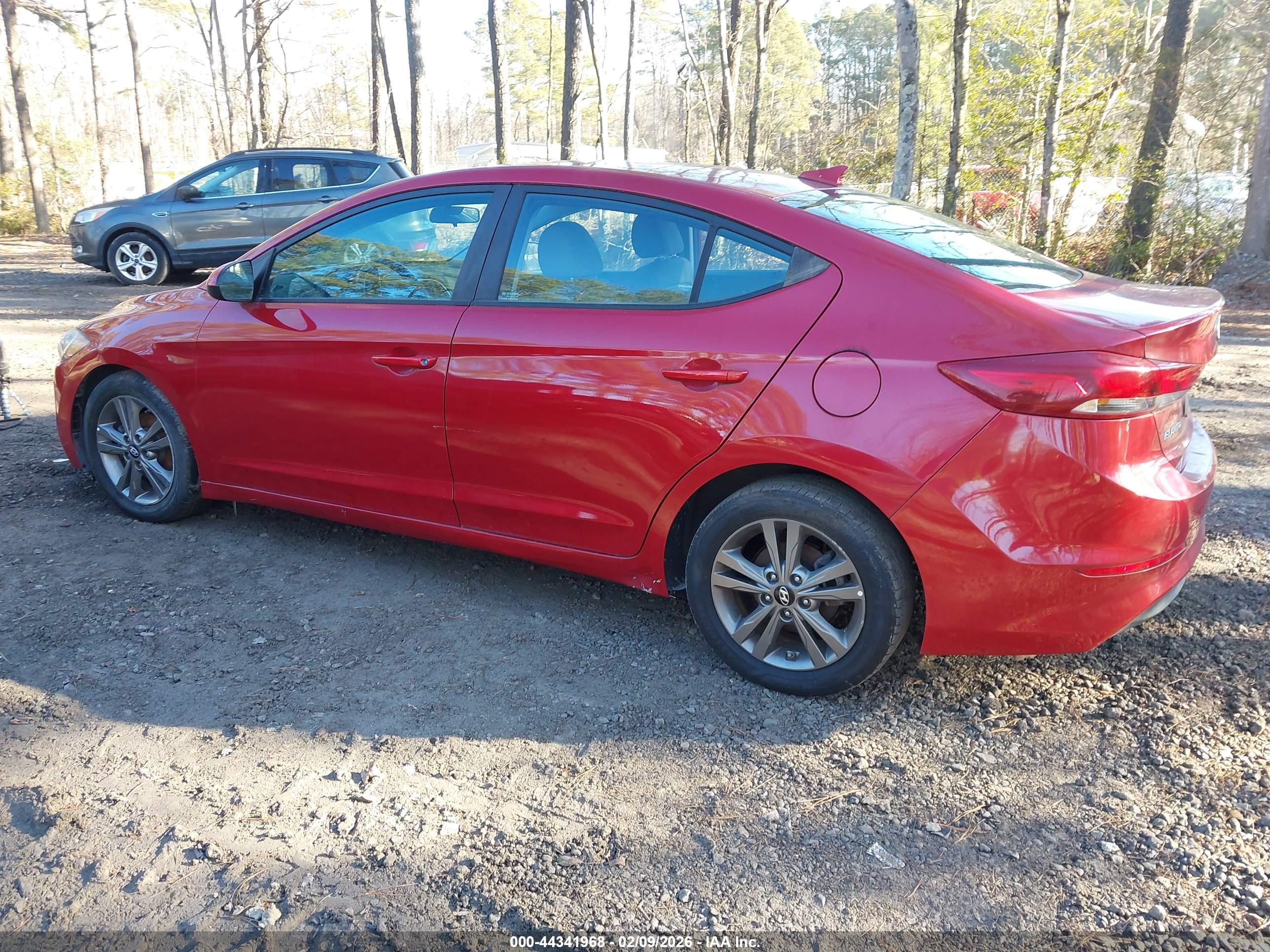 HYUNDAI ELANTRA image 3