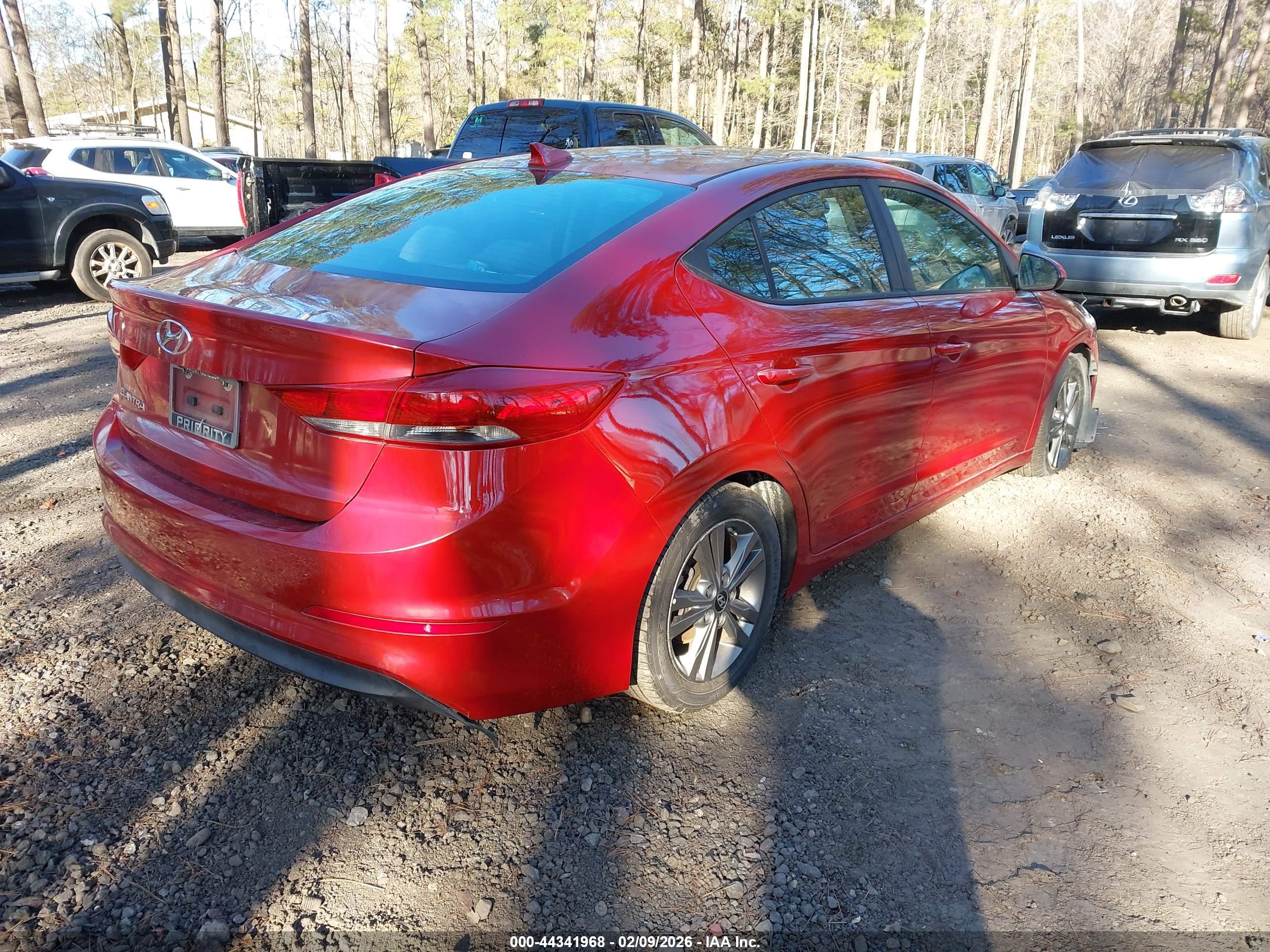 HYUNDAI ELANTRA image 4