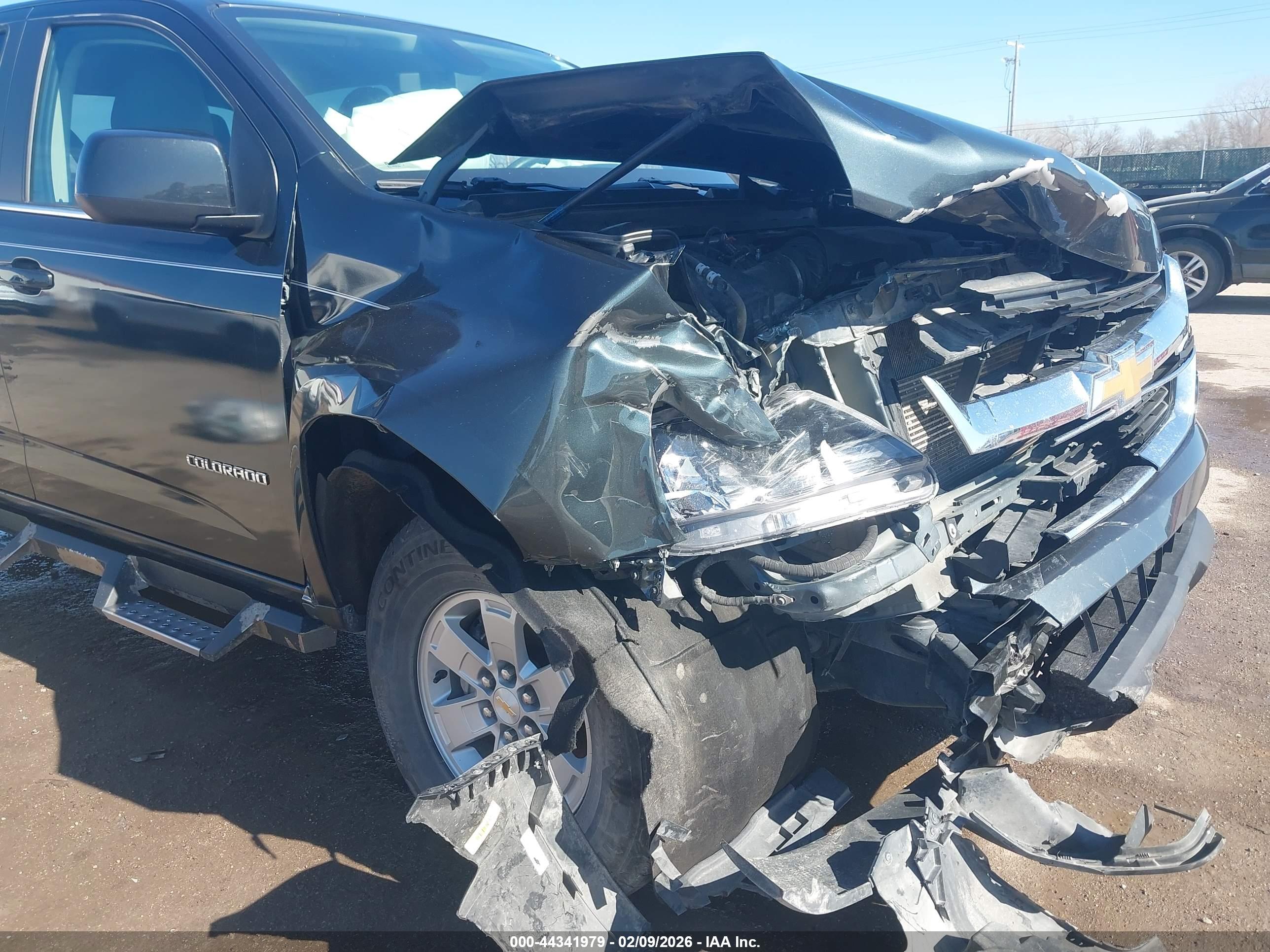 CHEVROLET COLORADO image 6