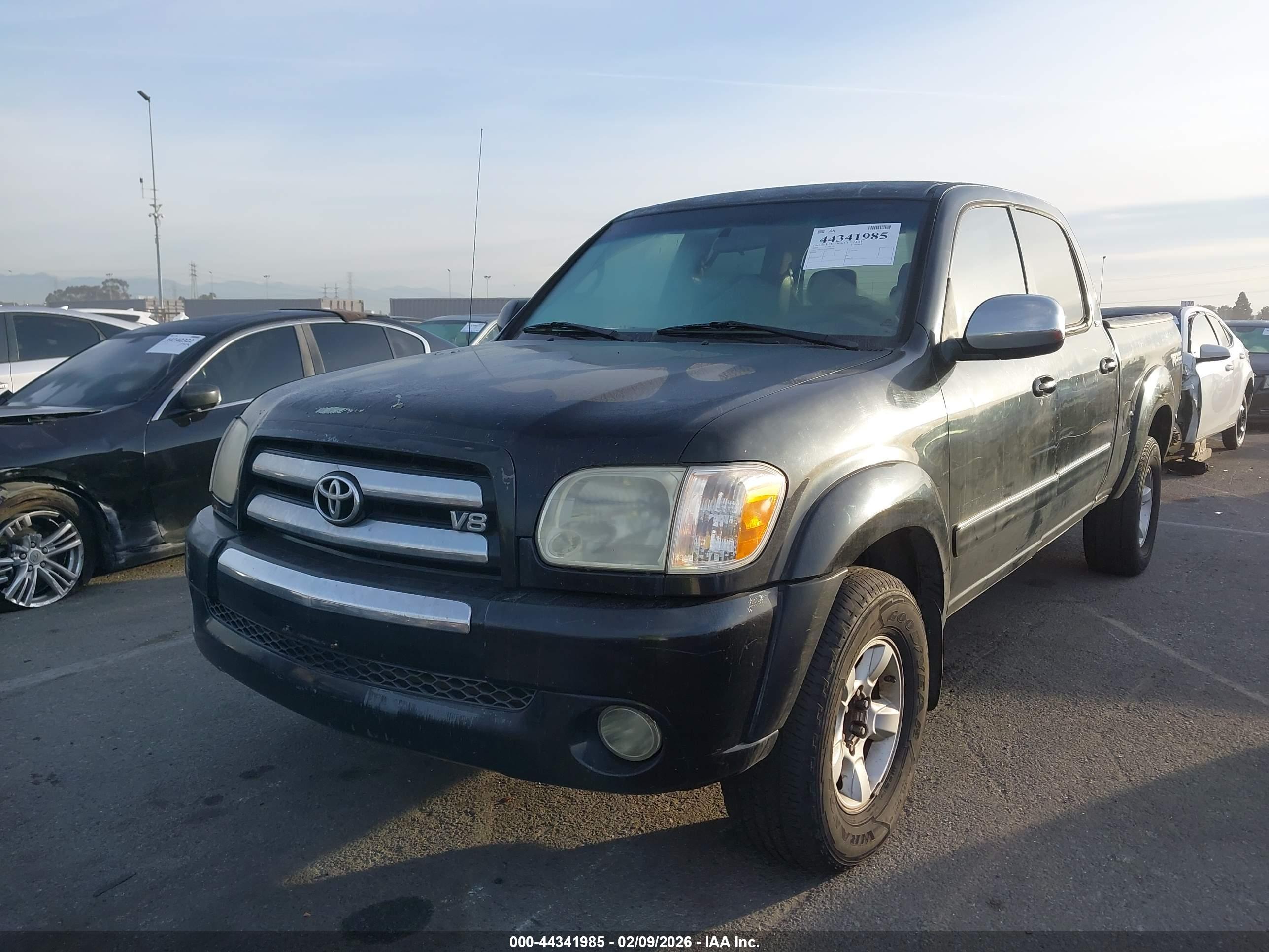 TOYOTA TUNDRA image 2