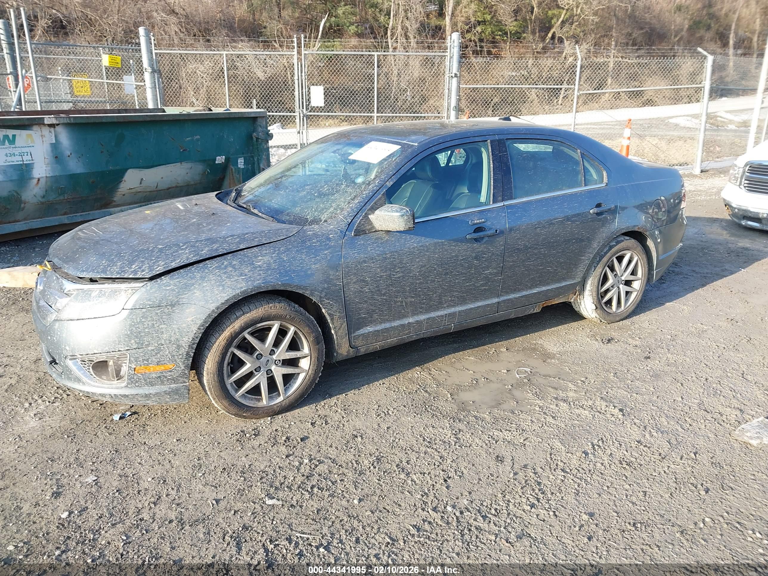 FORD FUSION image 2