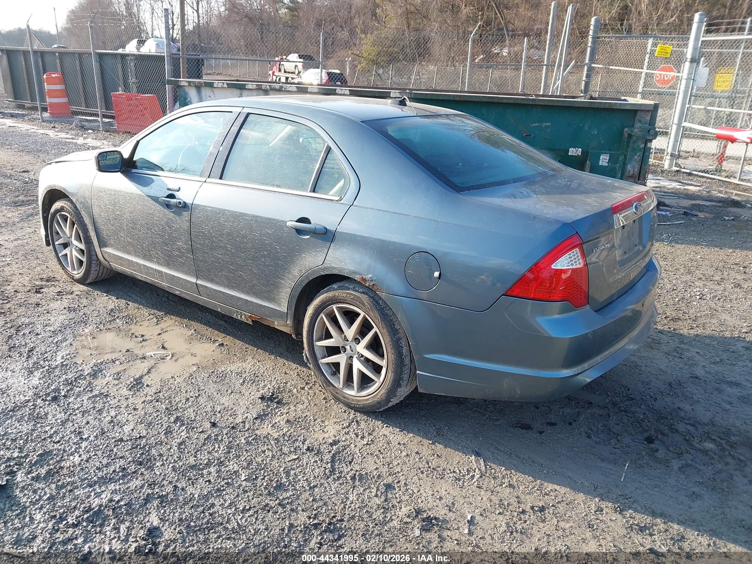 FORD FUSION image 3