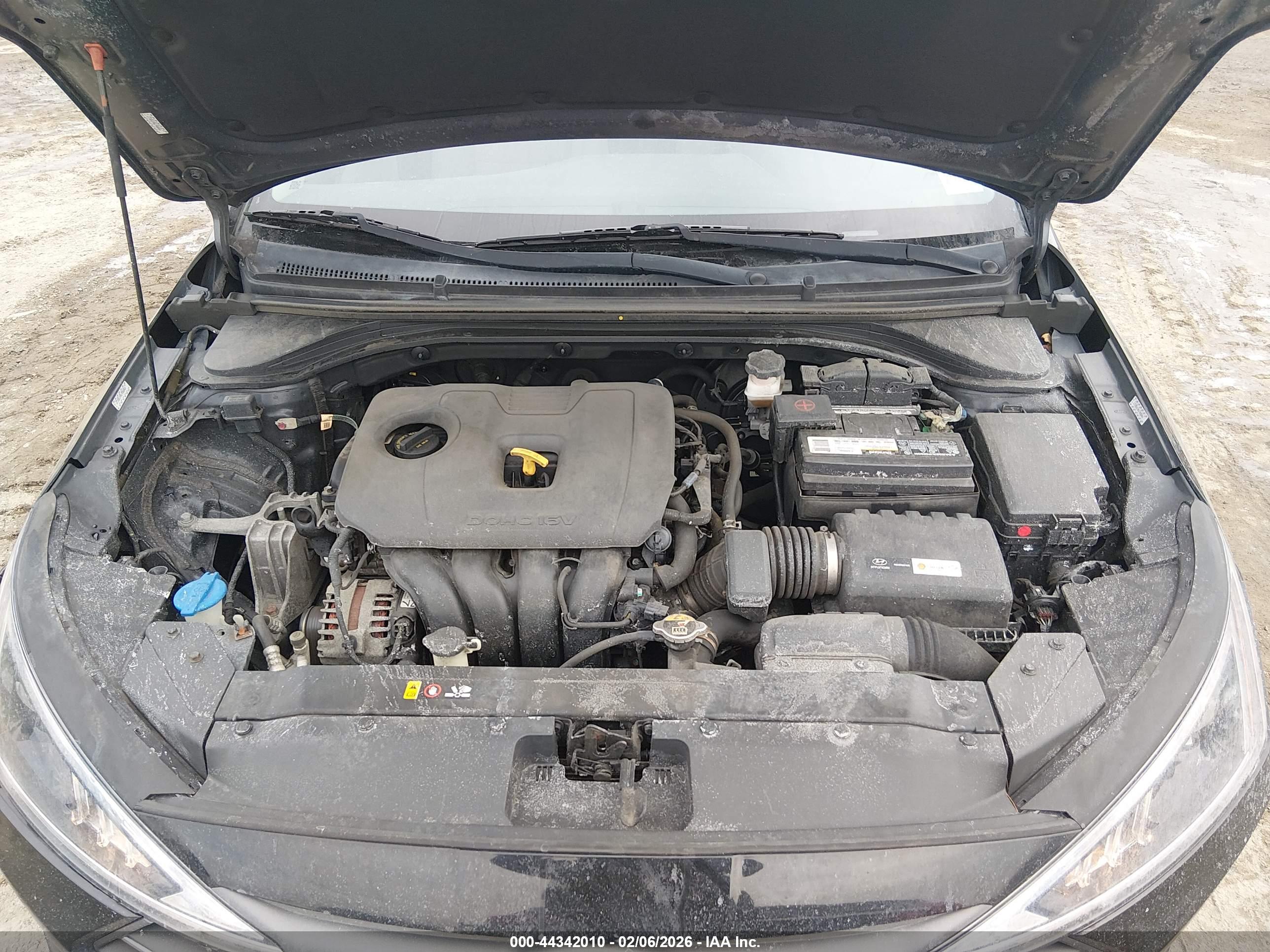 HYUNDAI ELANTRA image 10