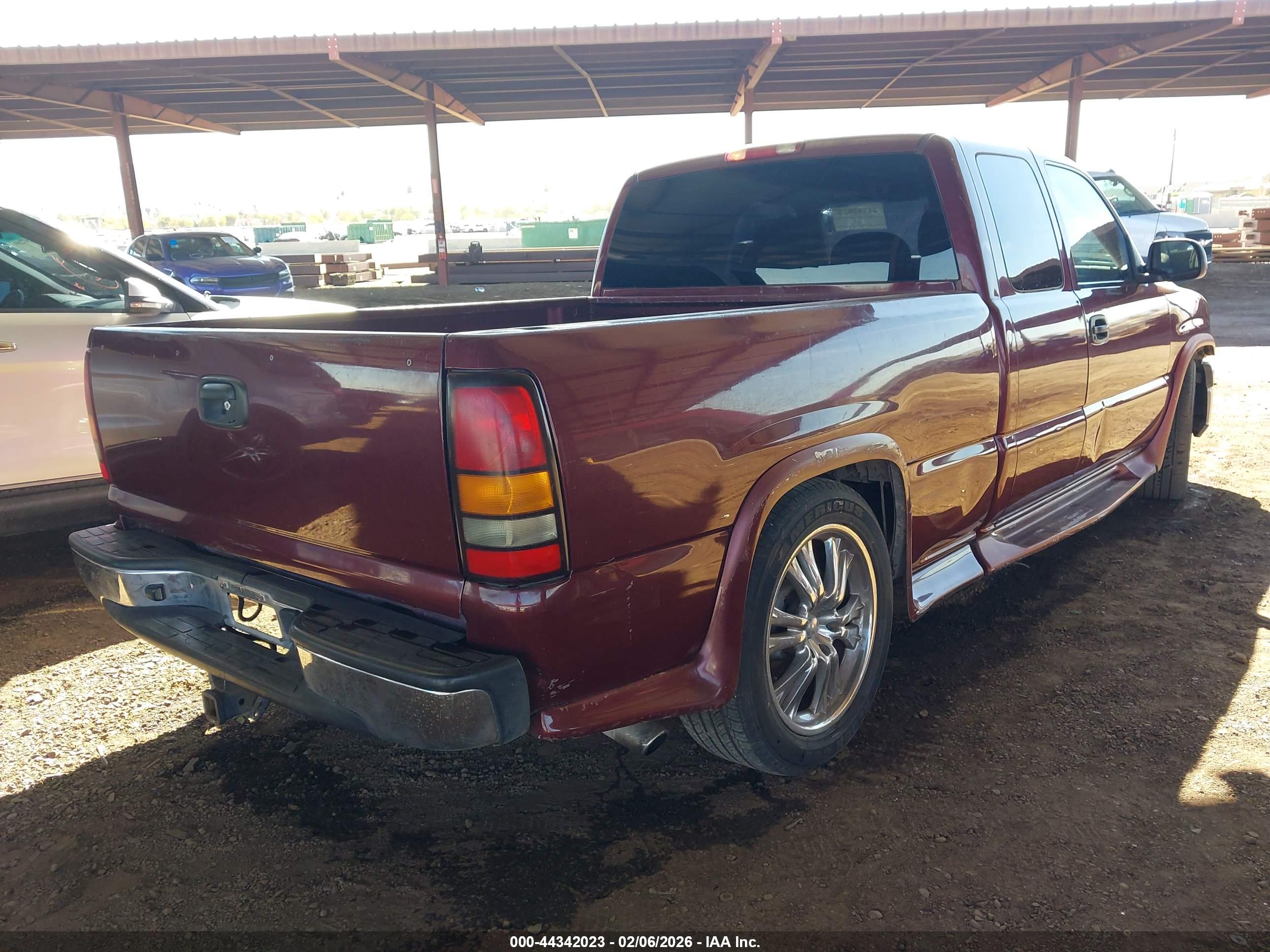 CHEVROLET SILVERADO image 4