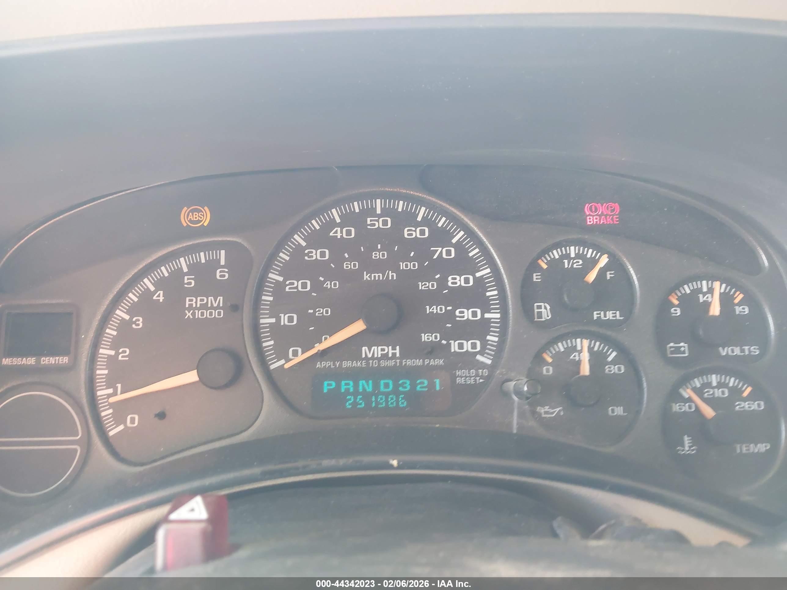 CHEVROLET SILVERADO image 7