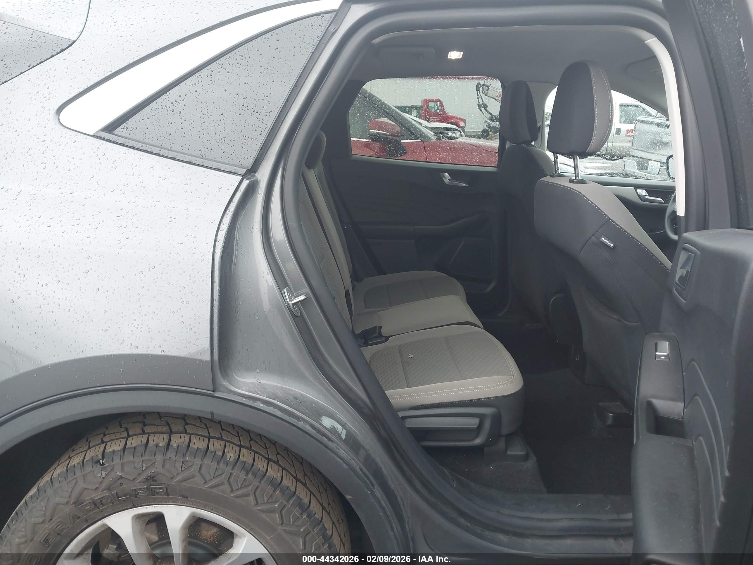 FORD ESCAPE image 8