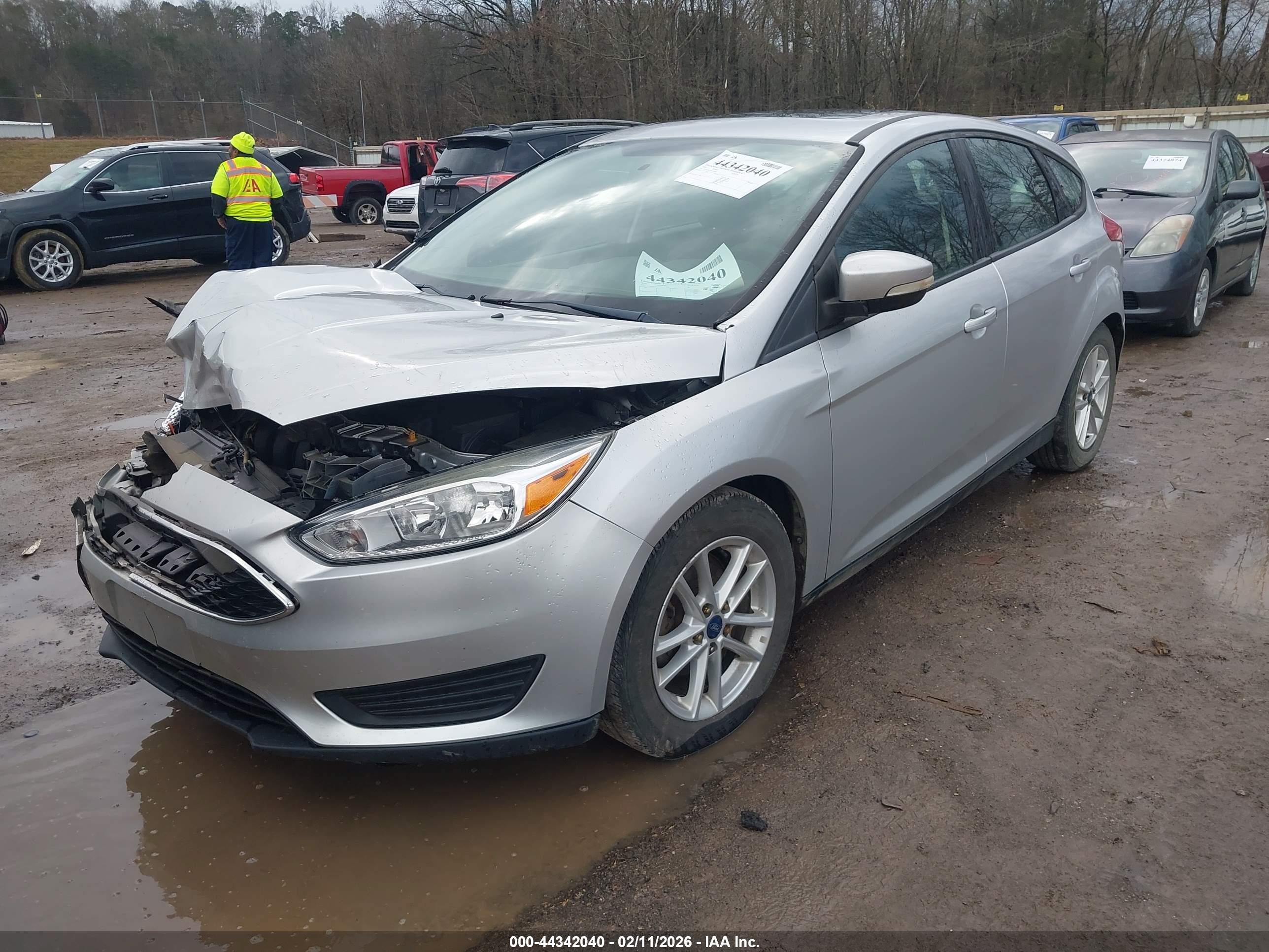 FORD FOCUS image 2