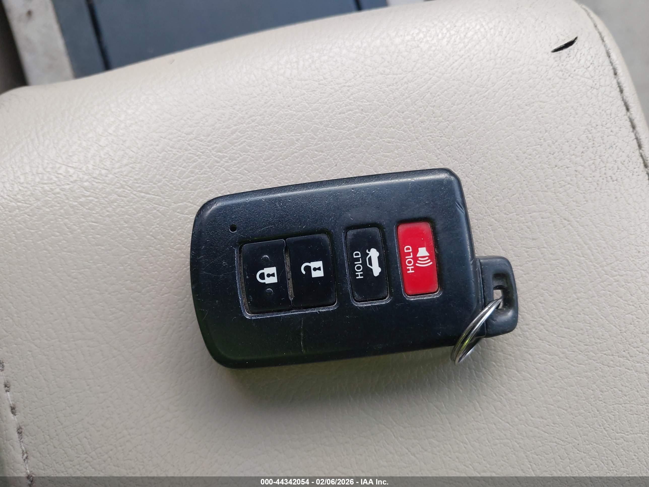 TOYOTA CAMRY image 11