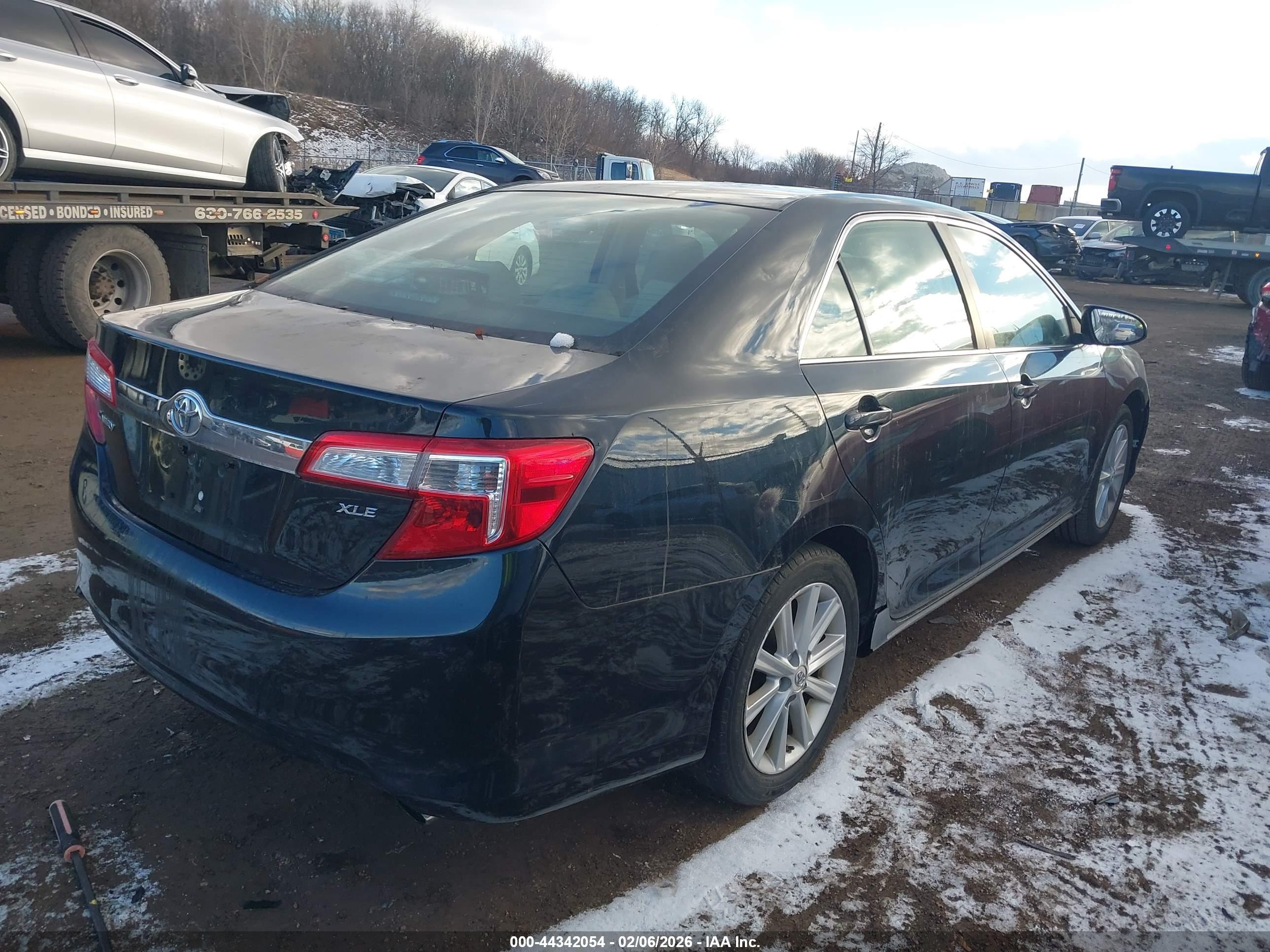 TOYOTA CAMRY image 4
