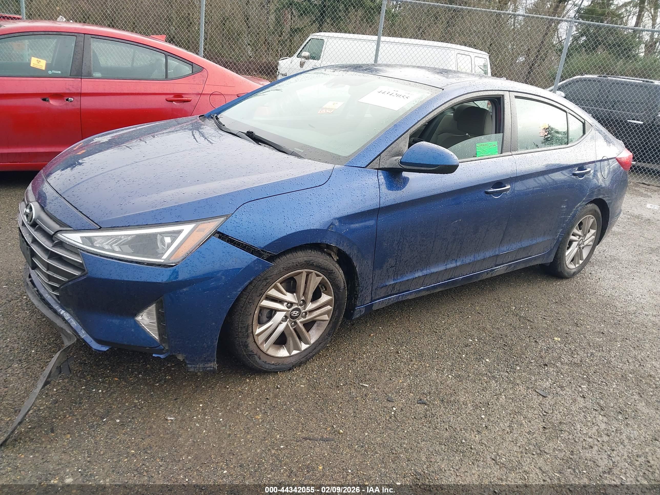HYUNDAI ELANTRA image 2