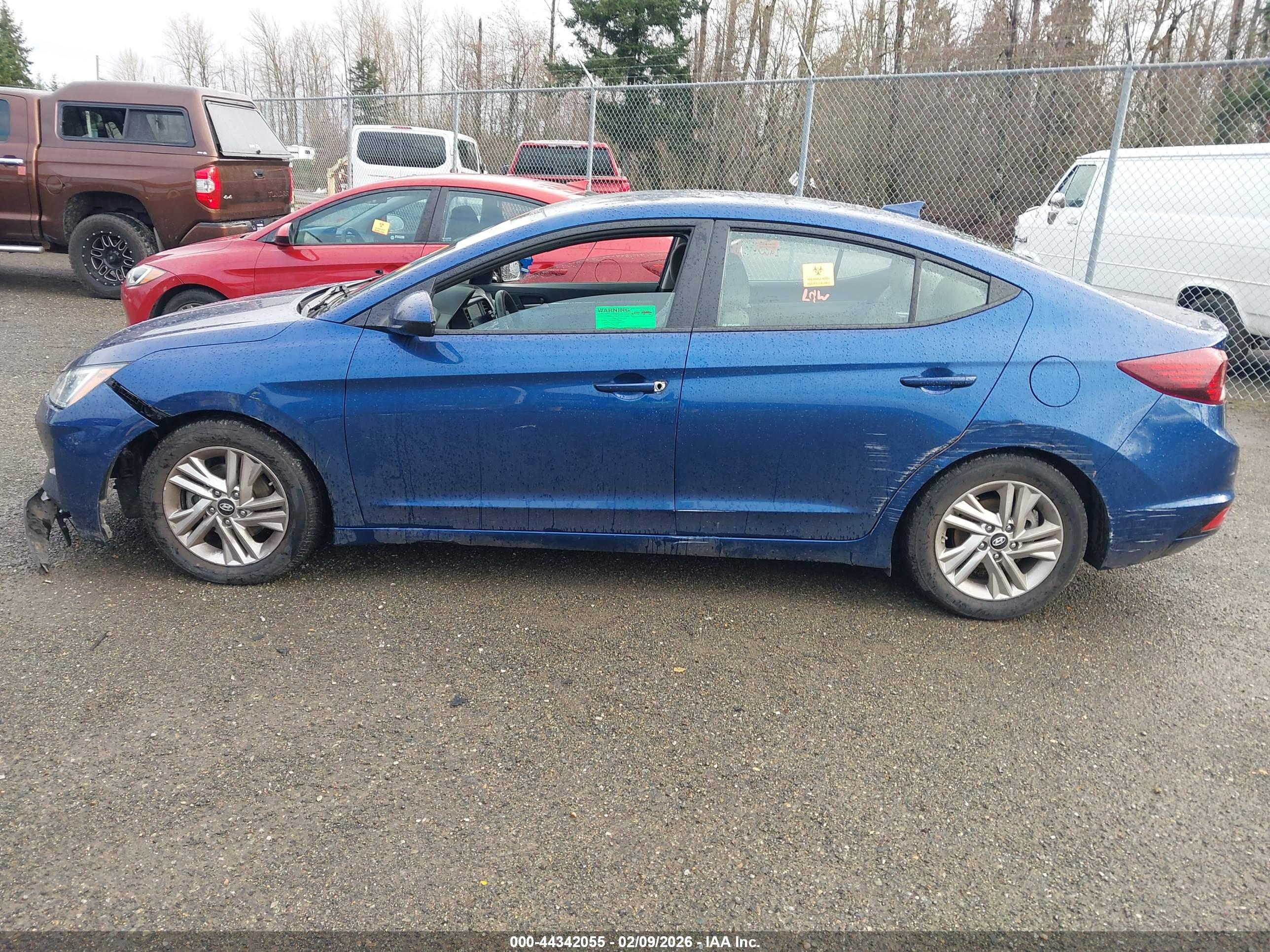 HYUNDAI ELANTRA image 6
