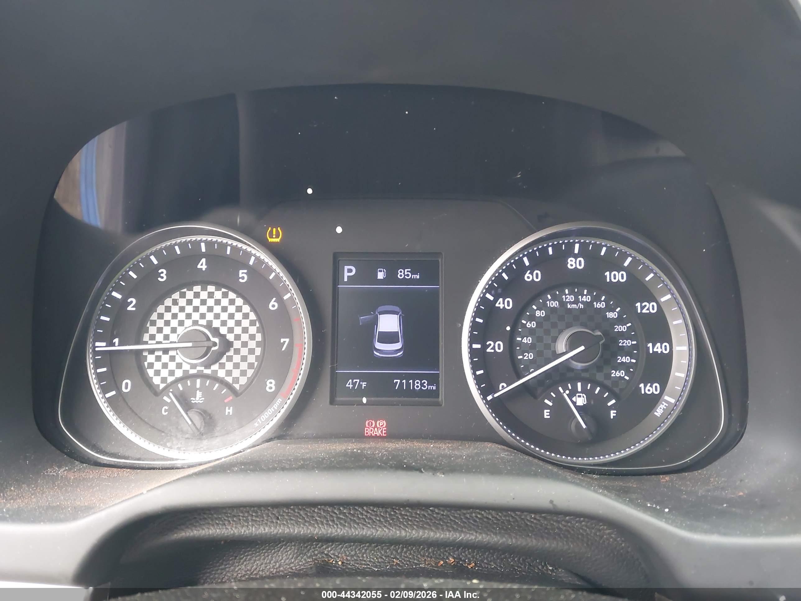 HYUNDAI ELANTRA image 7