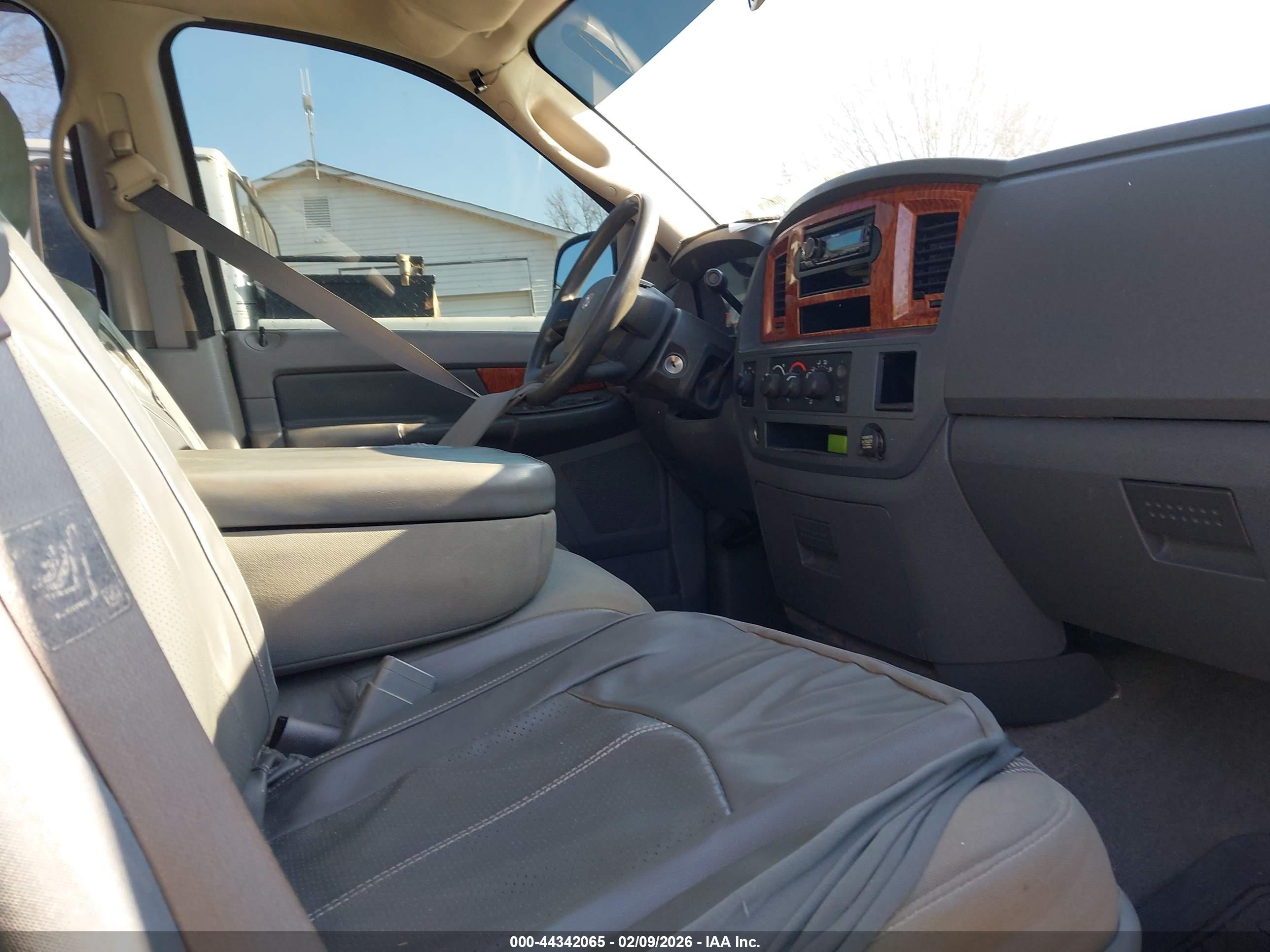 DODGE RAM image 5
