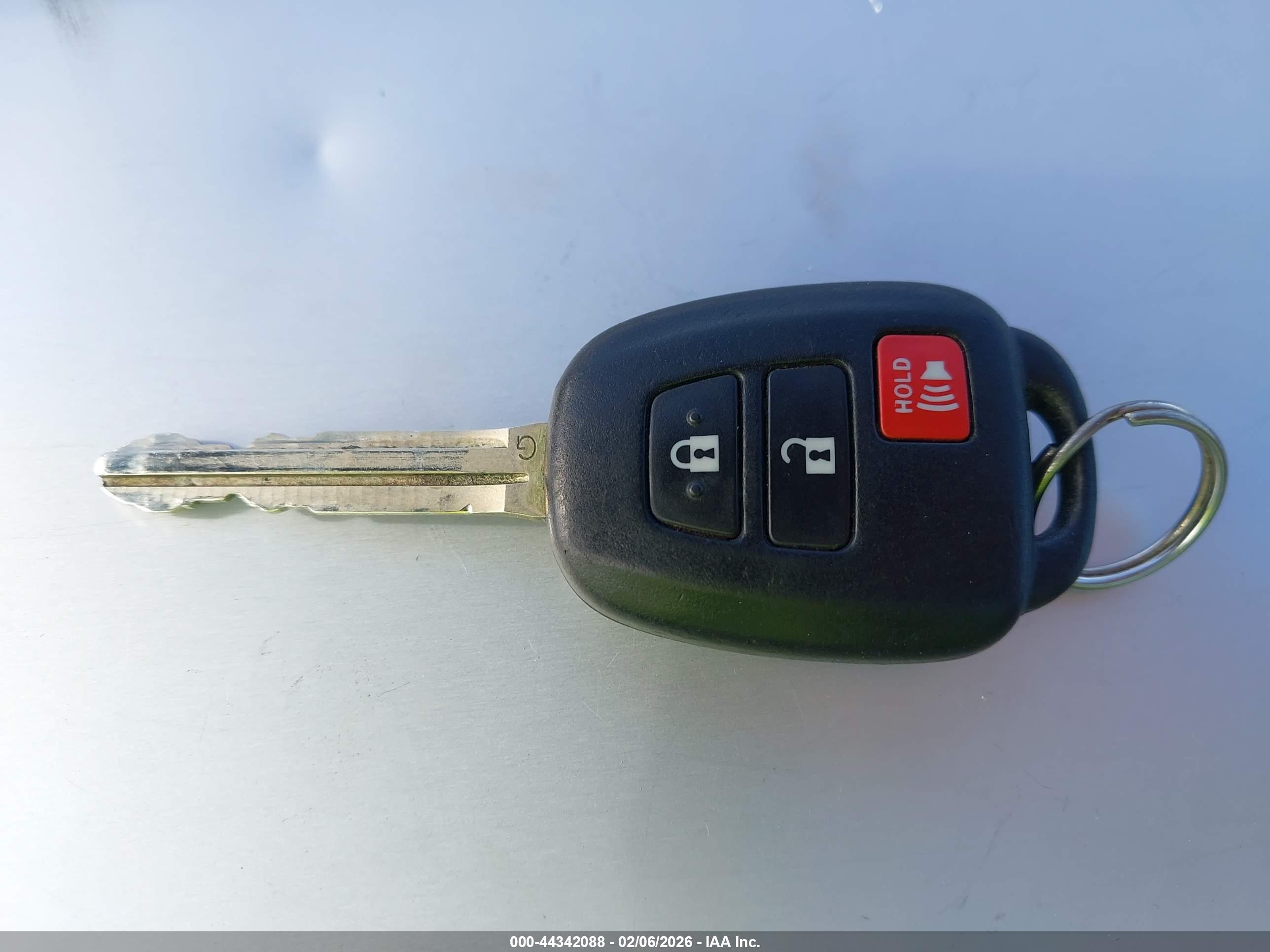 TOYOTA PRIUS image 11