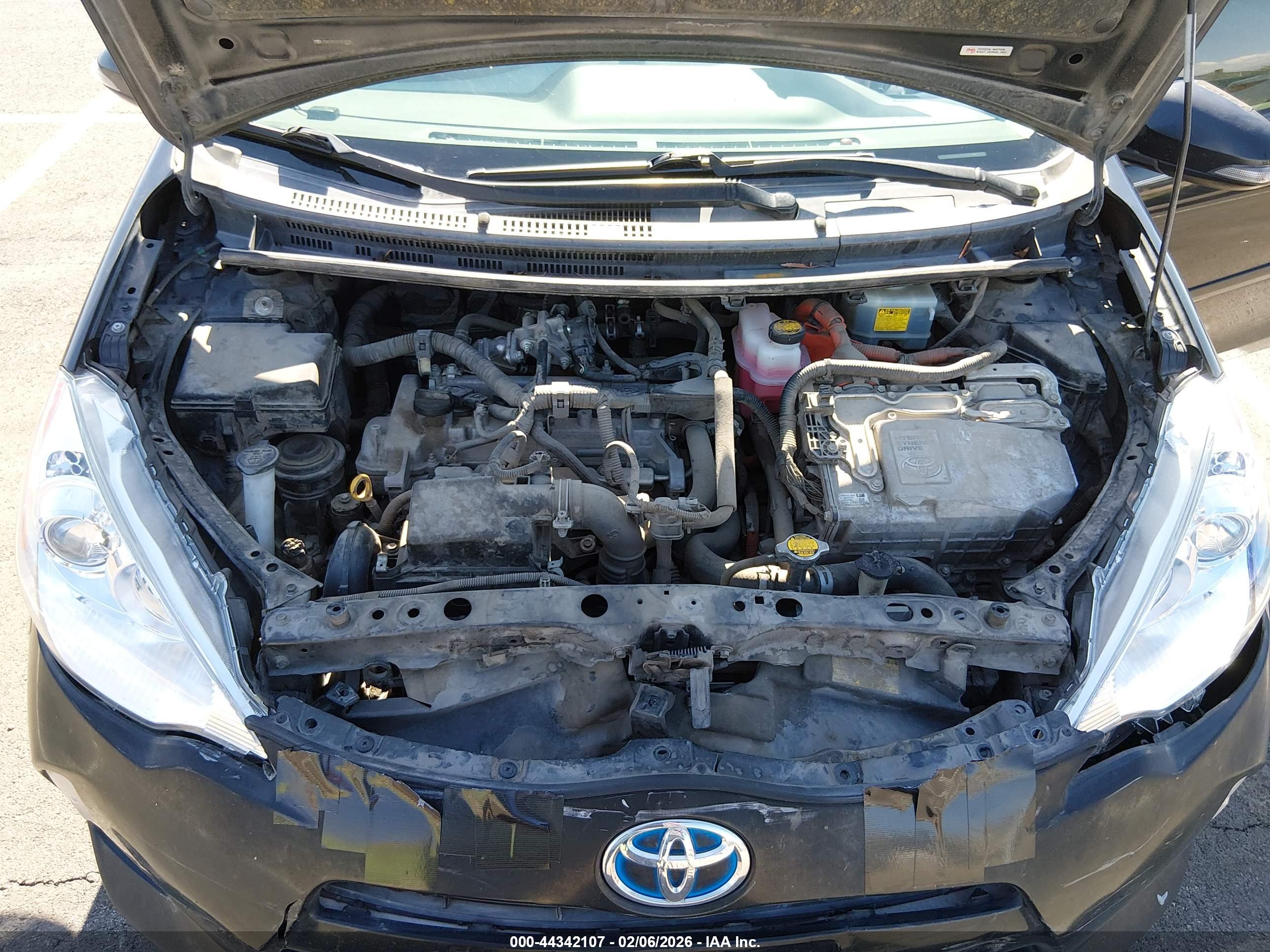 TOYOTA PRIUS image 10
