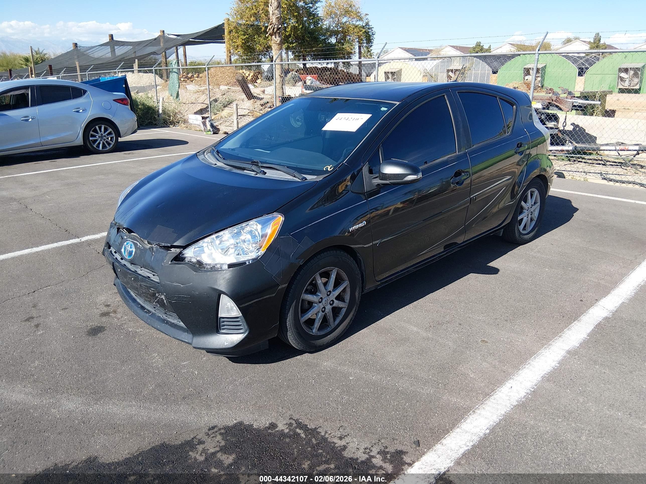 TOYOTA PRIUS image 2
