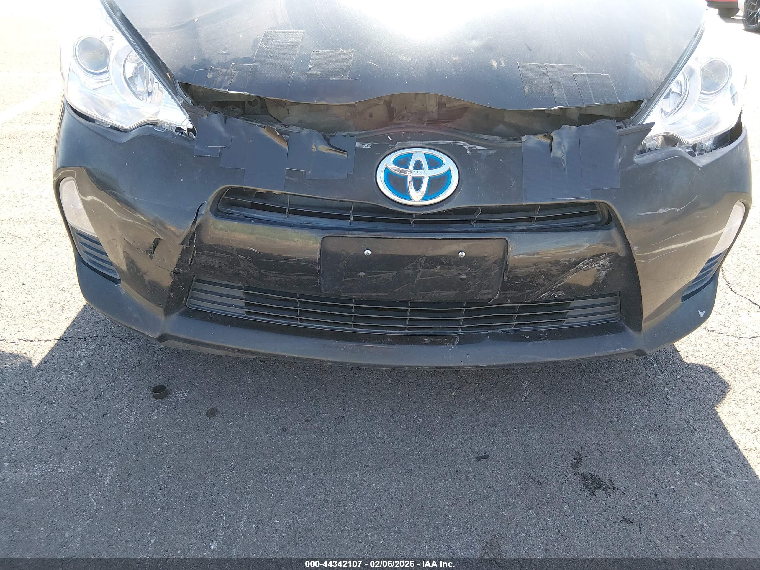 TOYOTA PRIUS image 6