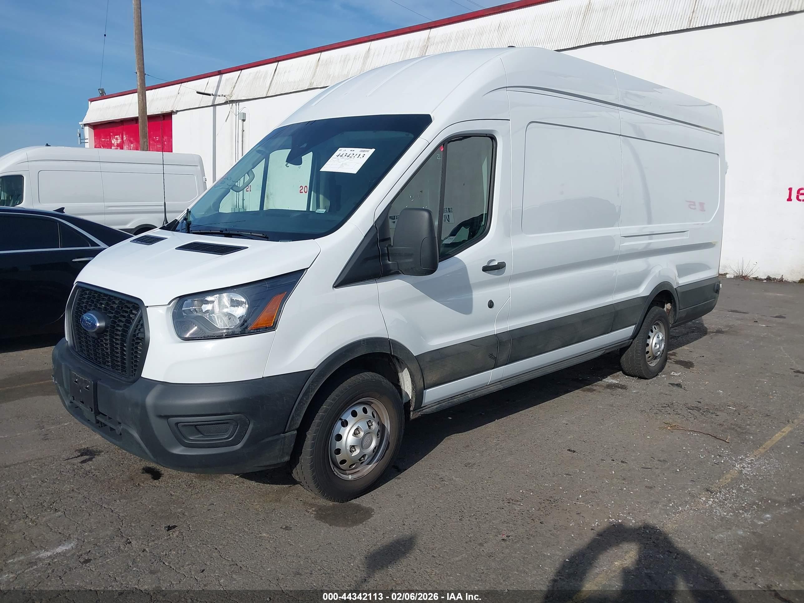 FORD TRANSIT-250 image 2