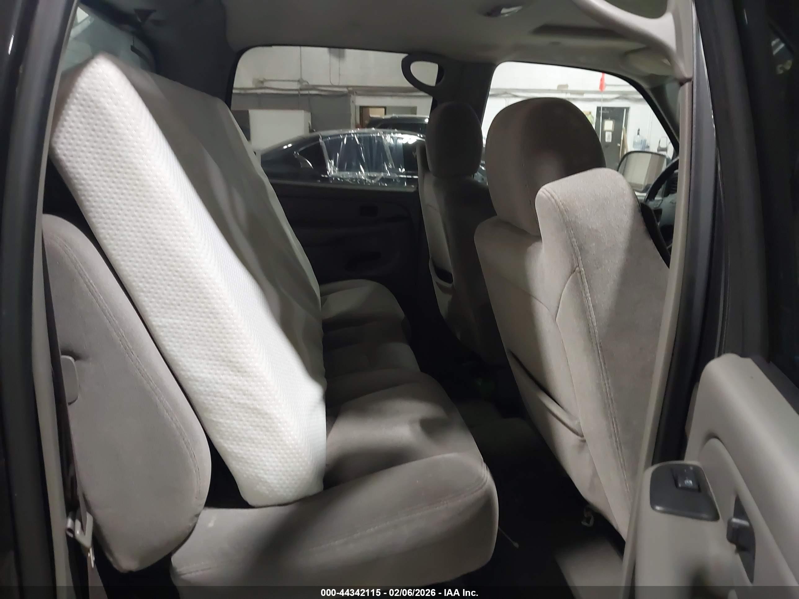 CHEVROLET AVALANCHE image 8