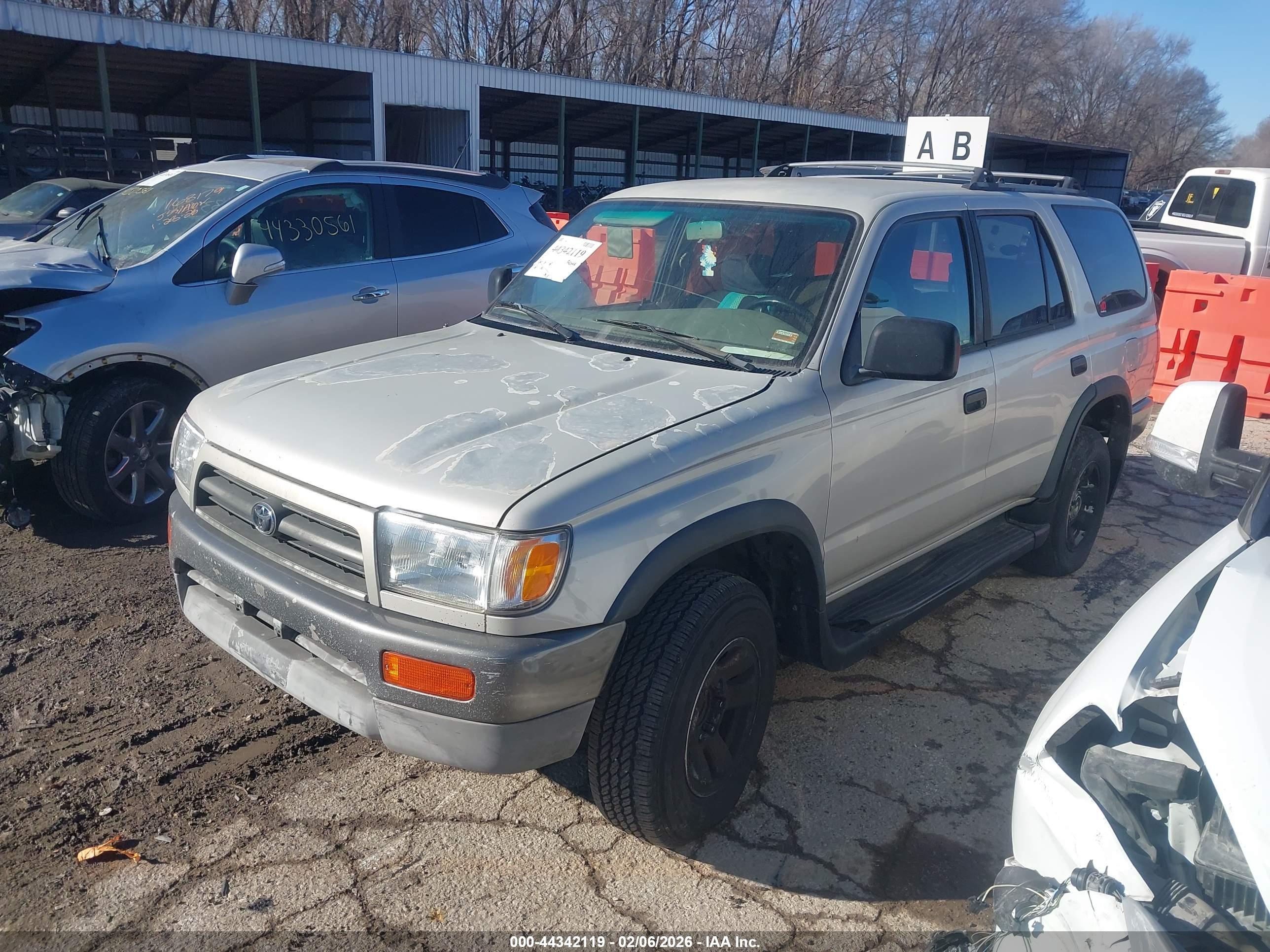TOYOTA 4RUNNER image 2