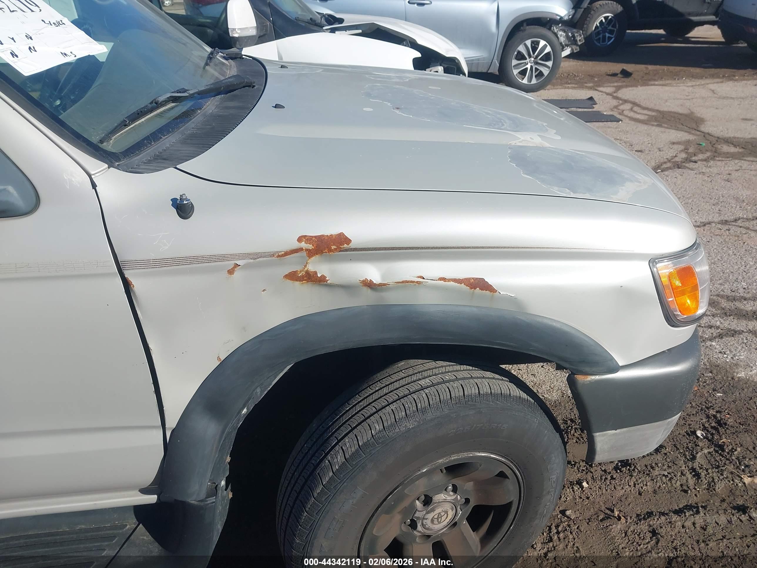 TOYOTA 4RUNNER image 6