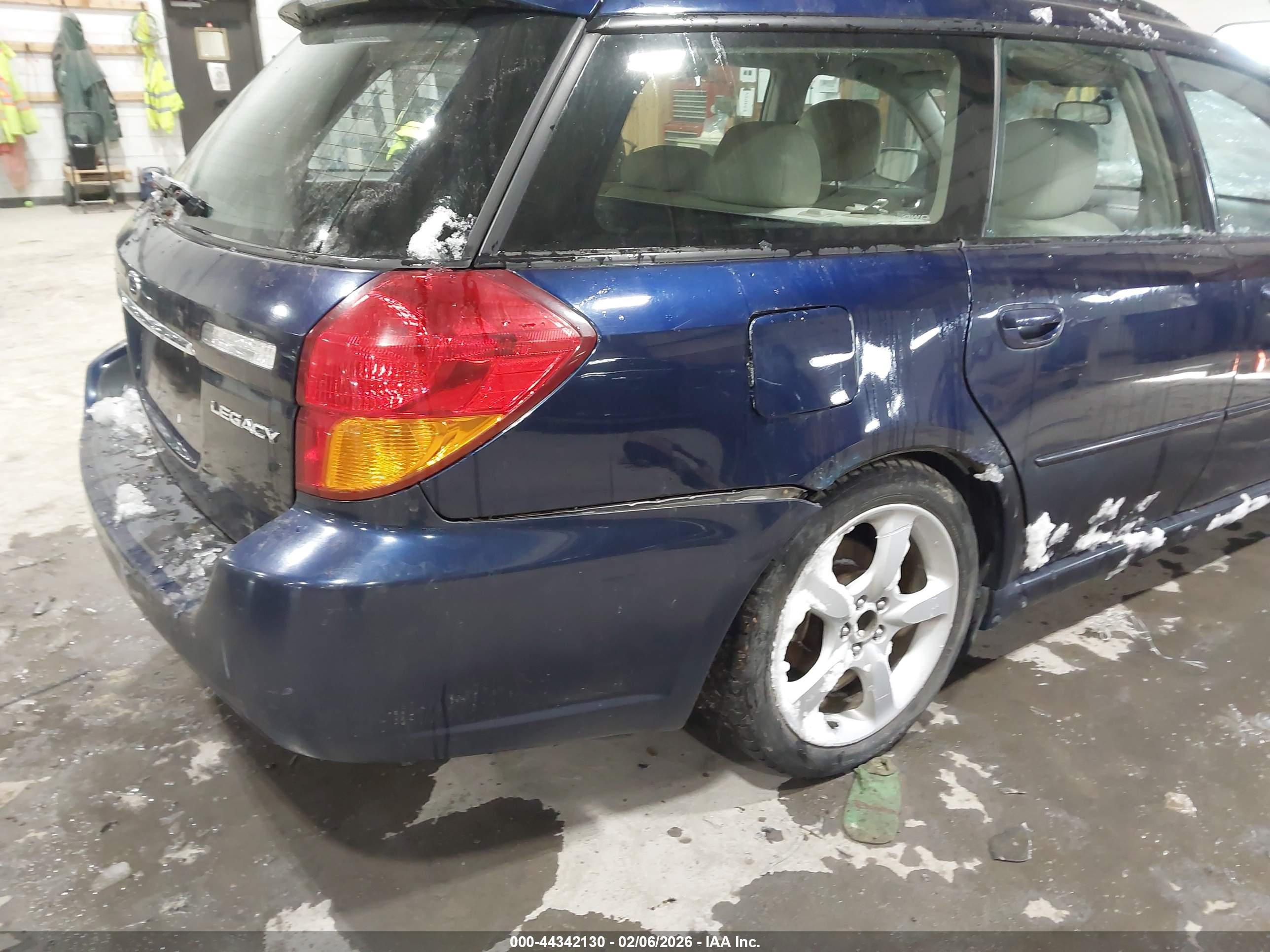 SUBARU LEGACY image 6