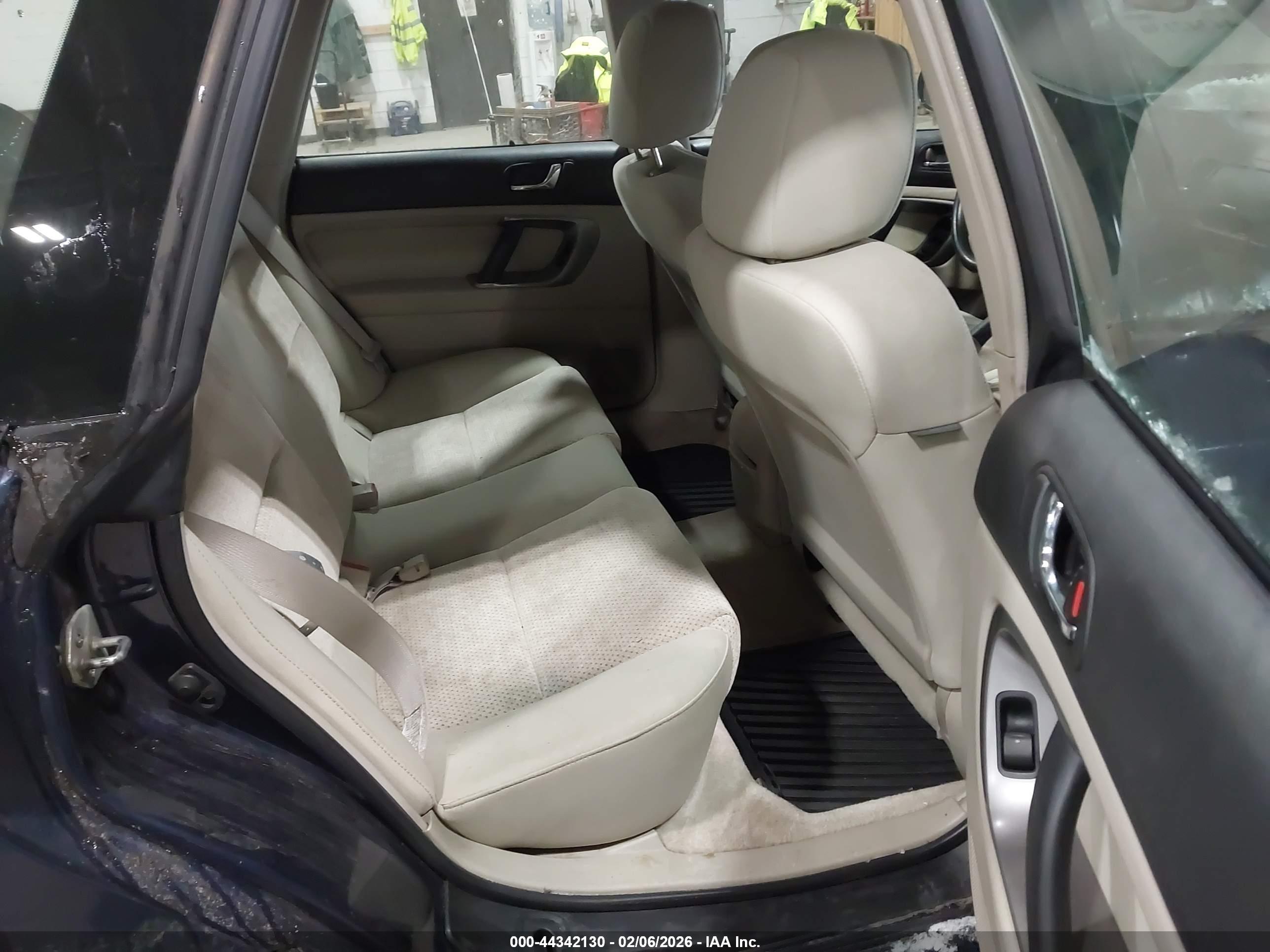 SUBARU LEGACY image 8