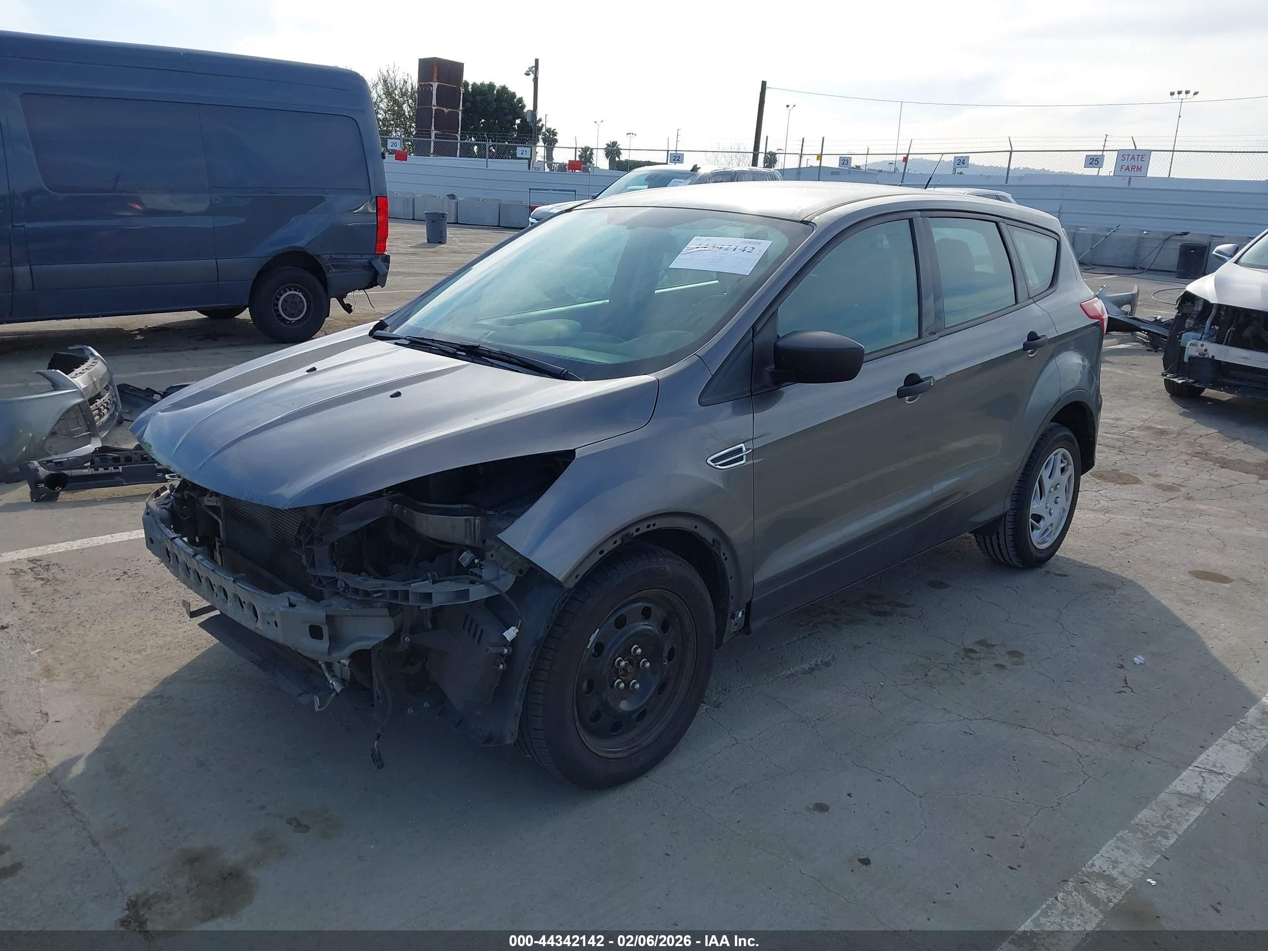 FORD ESCAPE image 2