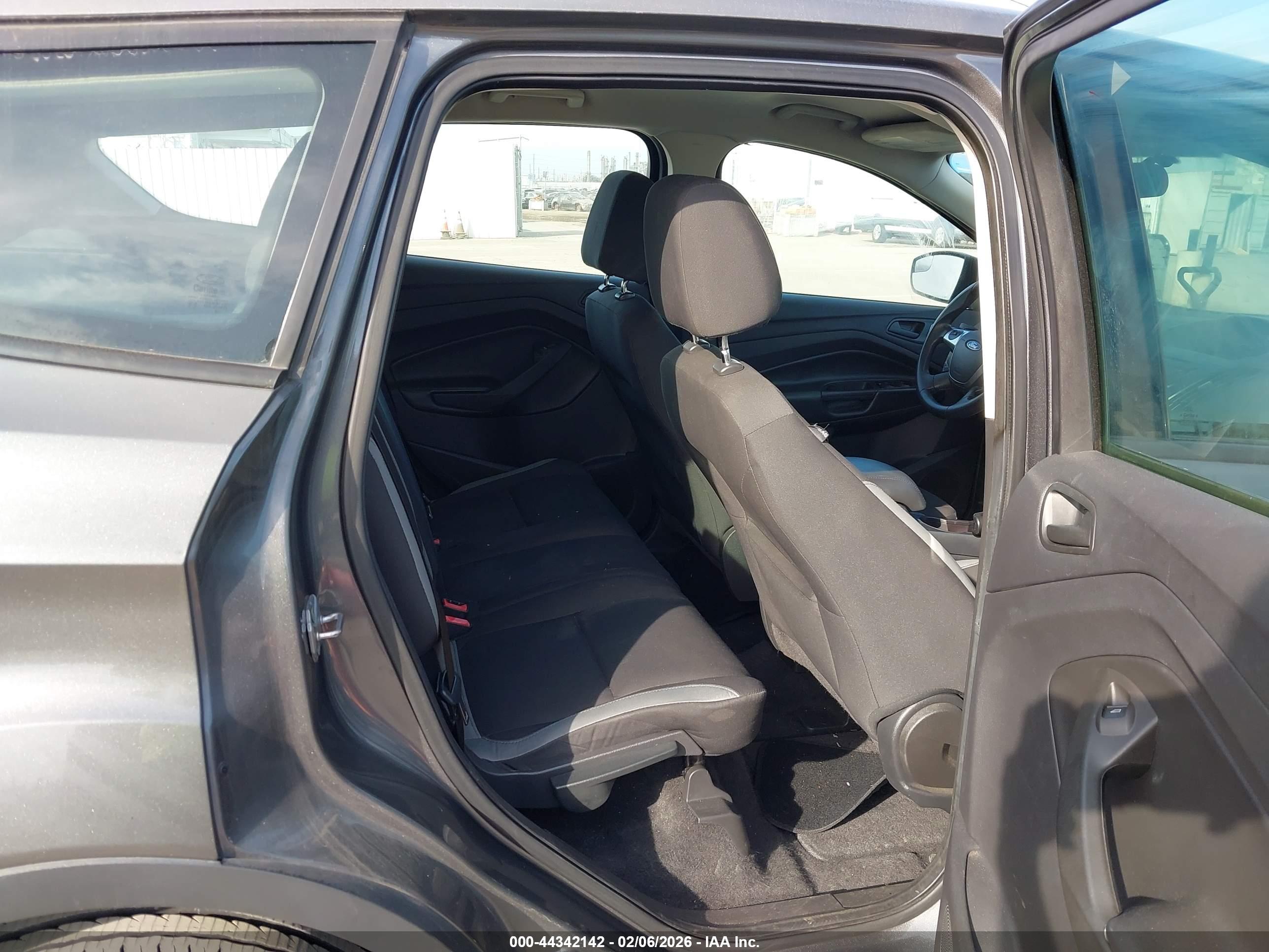 FORD ESCAPE image 8