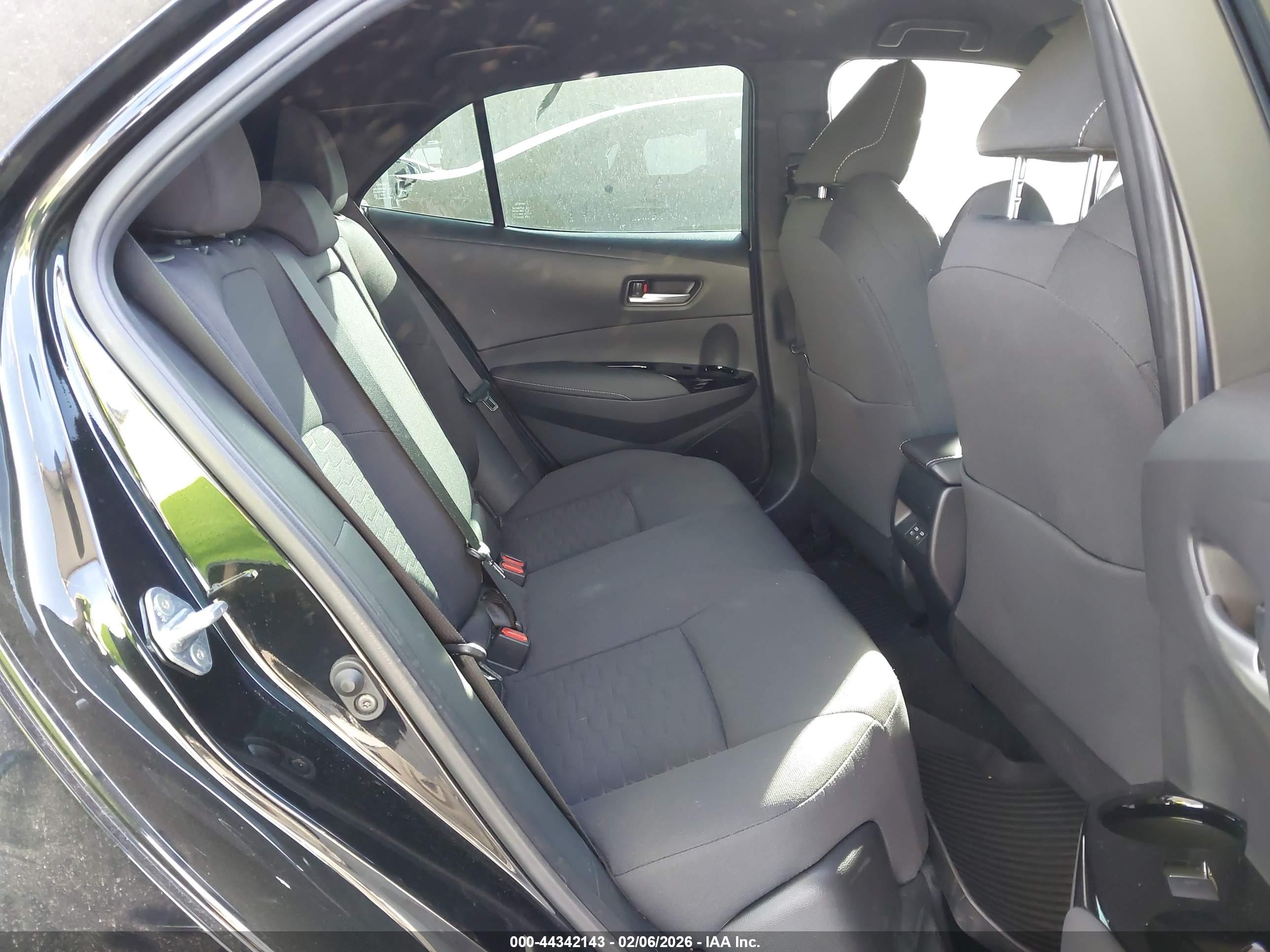TOYOTA COROLLA image 8