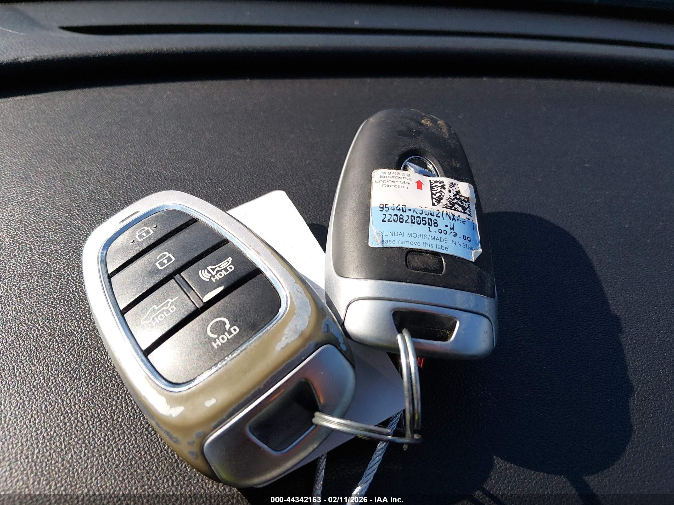 HYUNDAI SANTA image 11