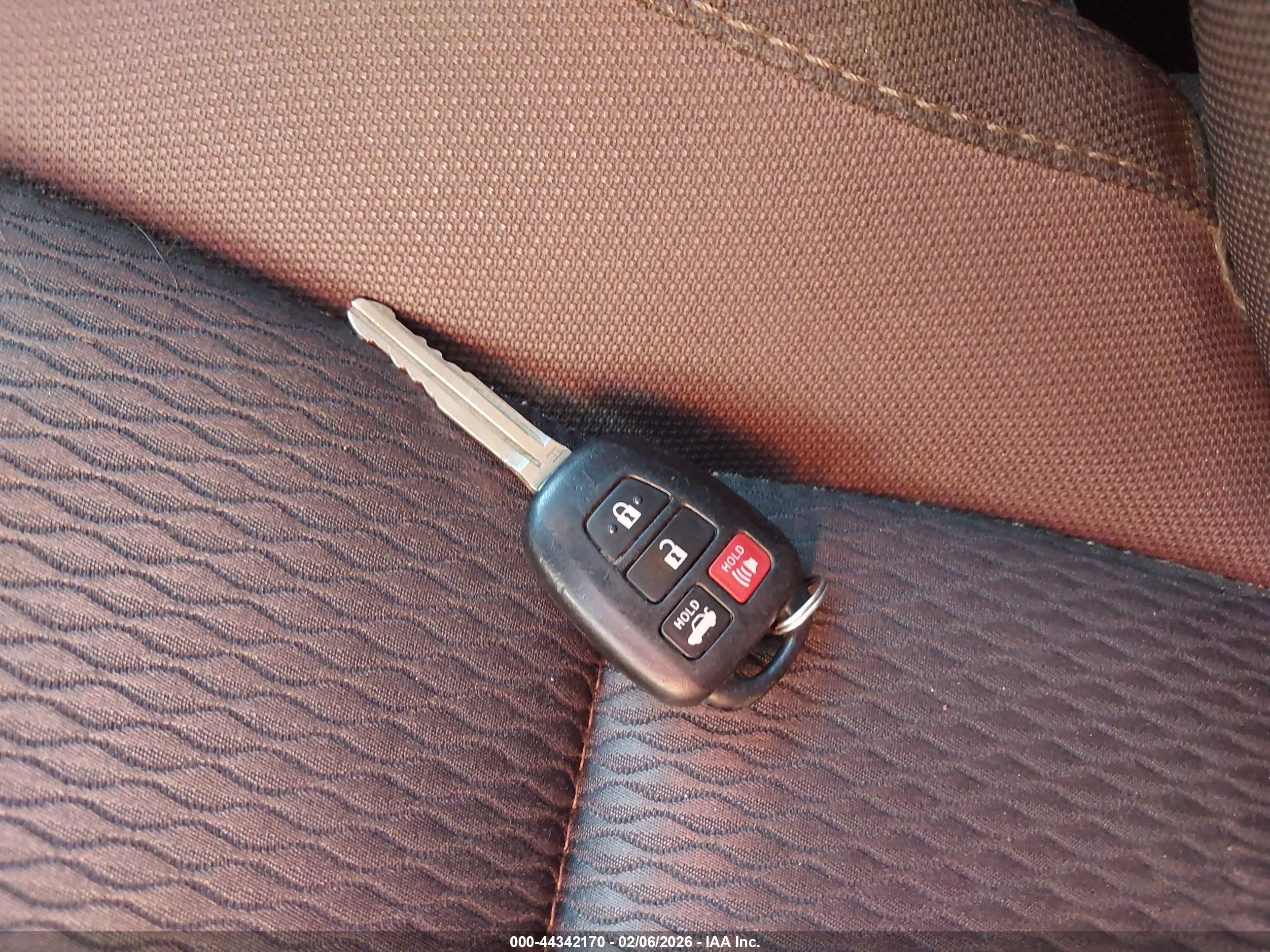 TOYOTA COROLLA image 11