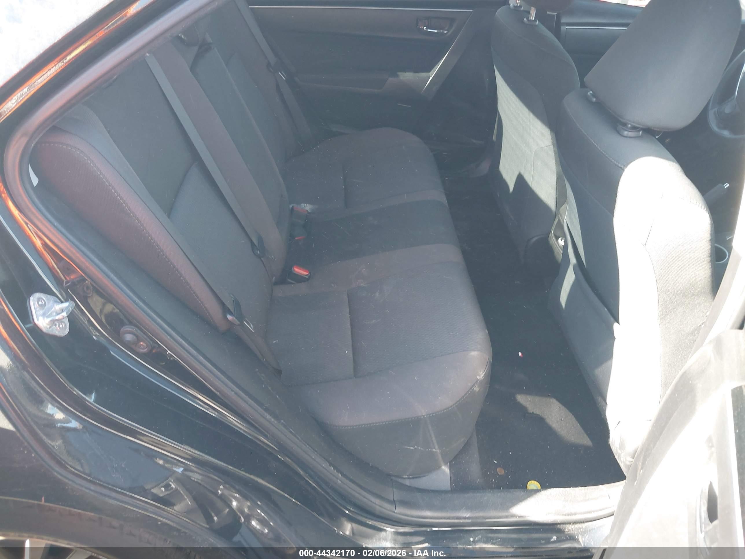TOYOTA COROLLA image 8