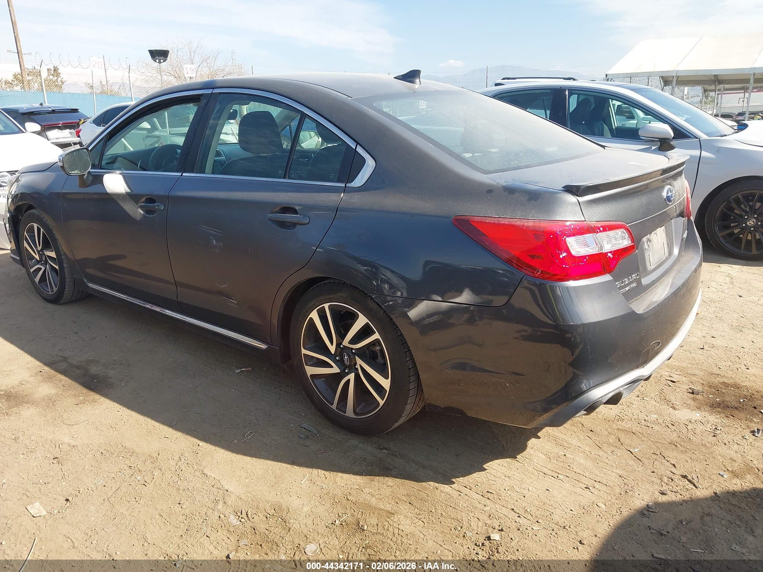 SUBARU LEGACY image 3