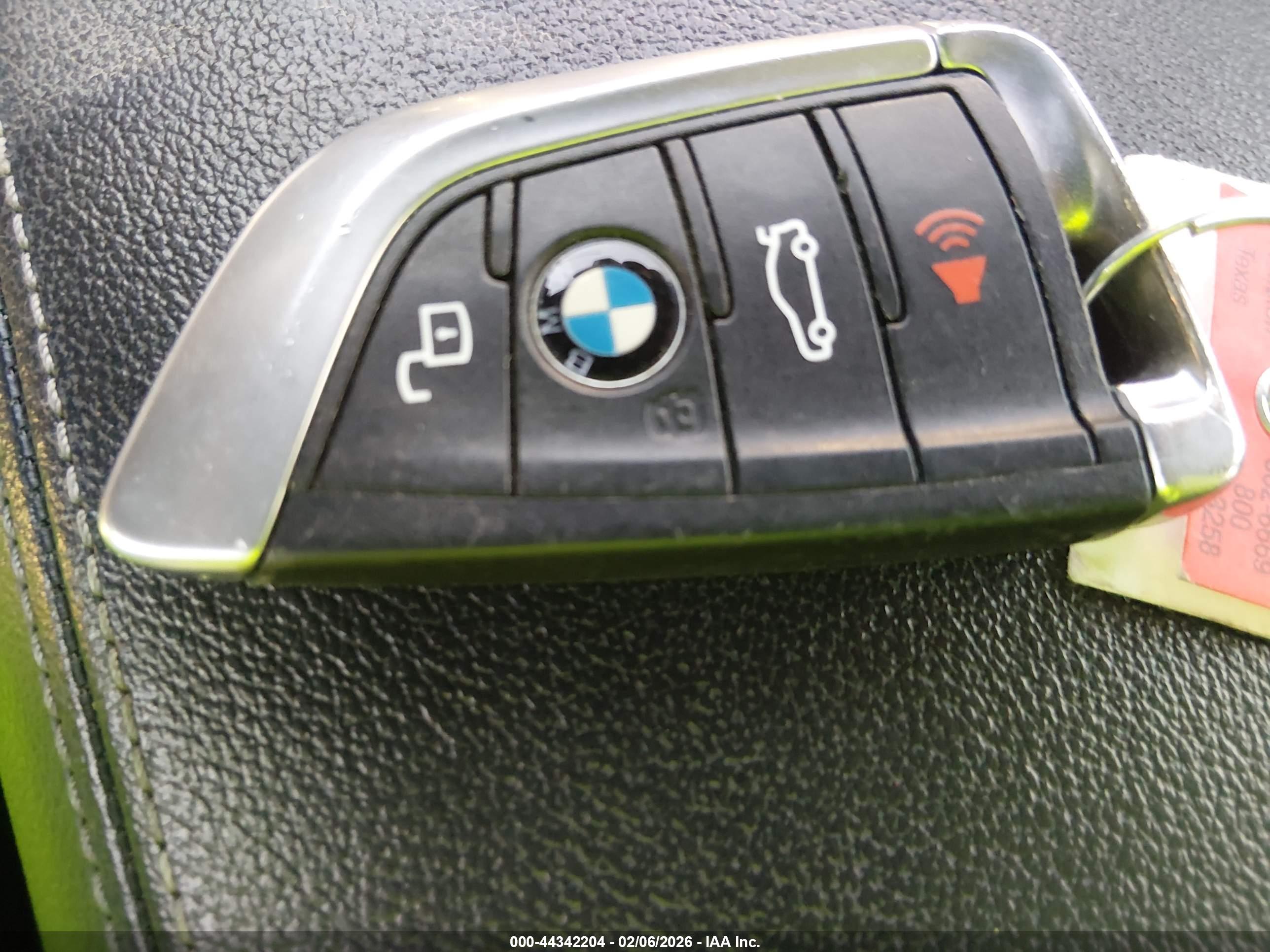 BMW 3 image 11