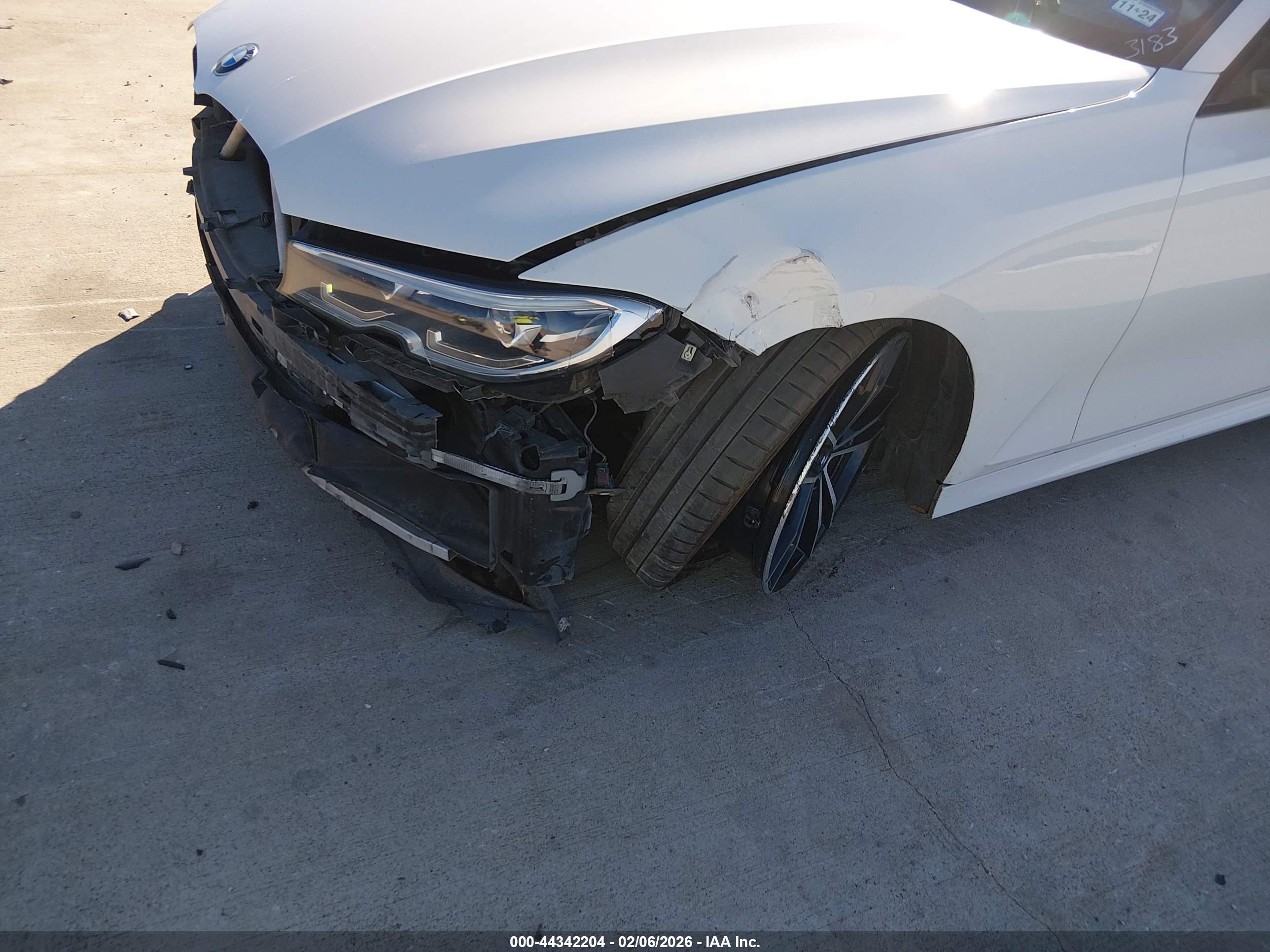 BMW 3 image 6