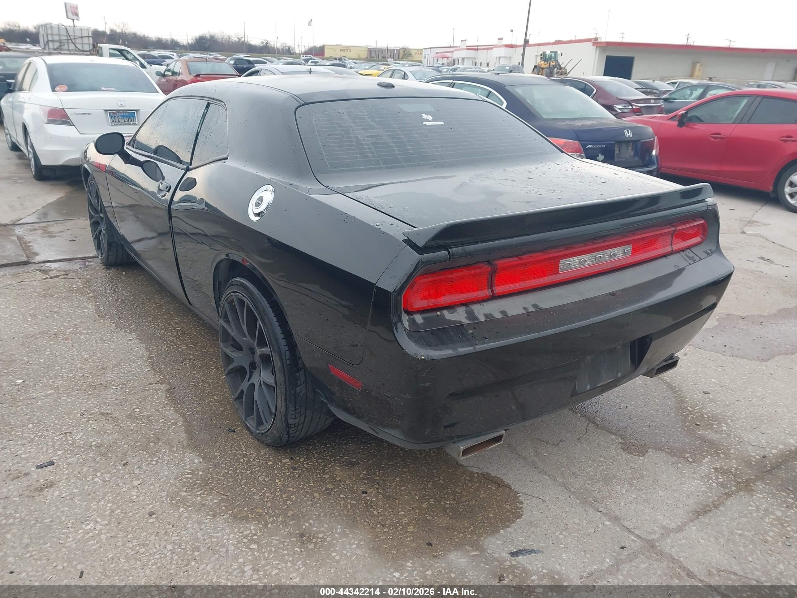 DODGE CHALLENGER image 3